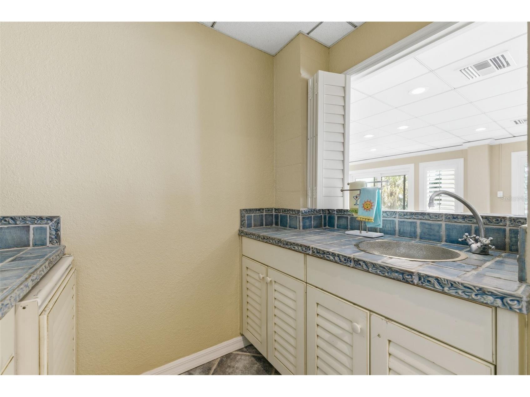 24 N Pine Circle Belleair FL 33756 - CLEARWATER HORBOR TB8507581 image77