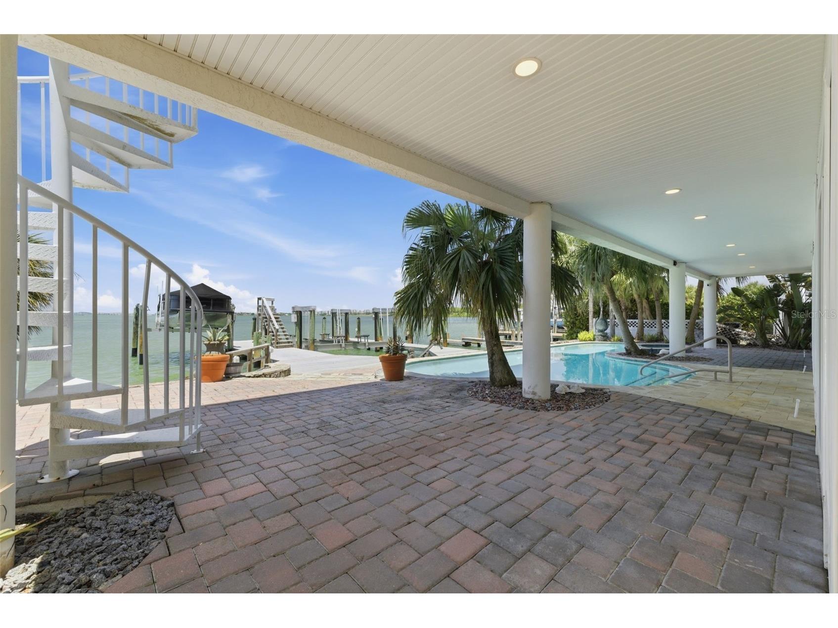 24 N Pine Circle Belleair FL 33756 - CLEARWATER HORBOR TB8507581 image84
