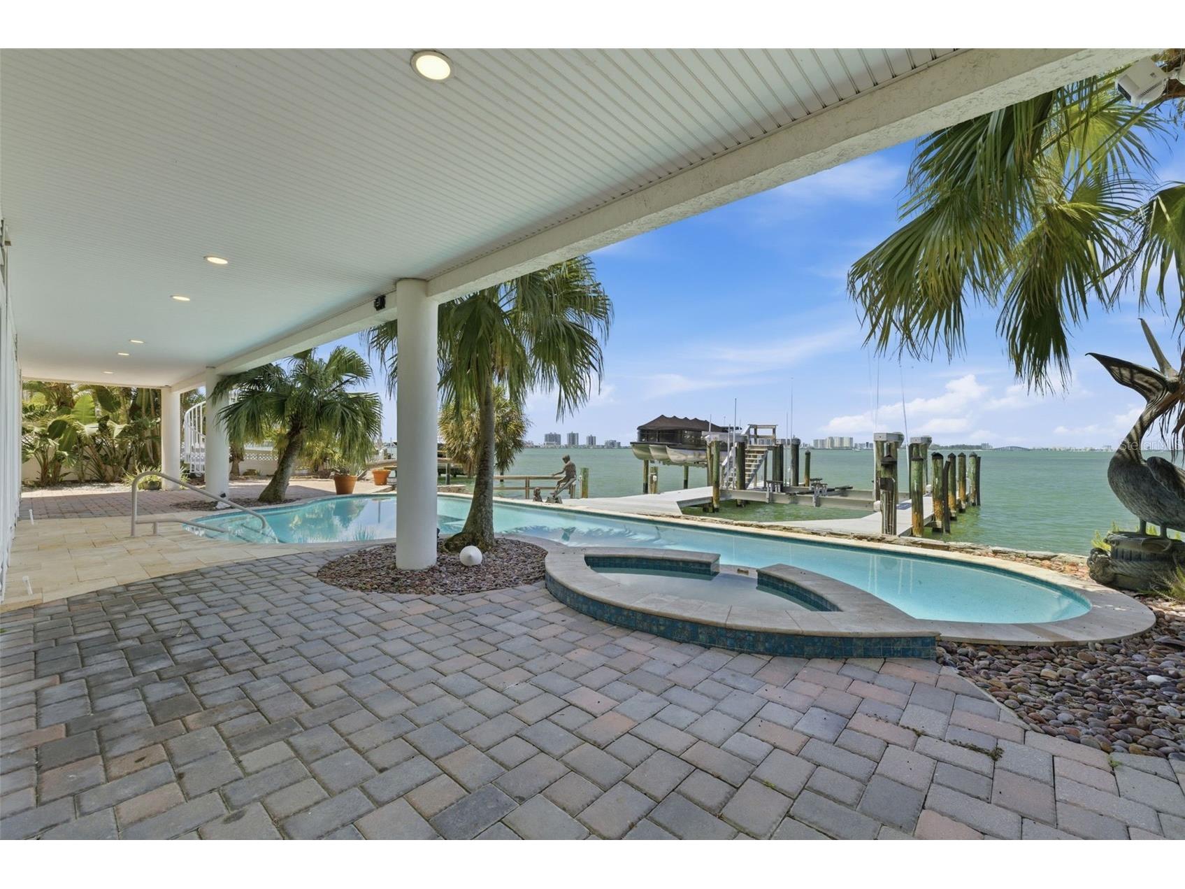 24 N Pine Circle Belleair FL 33756 - CLEARWATER HORBOR TB8507581 image85
