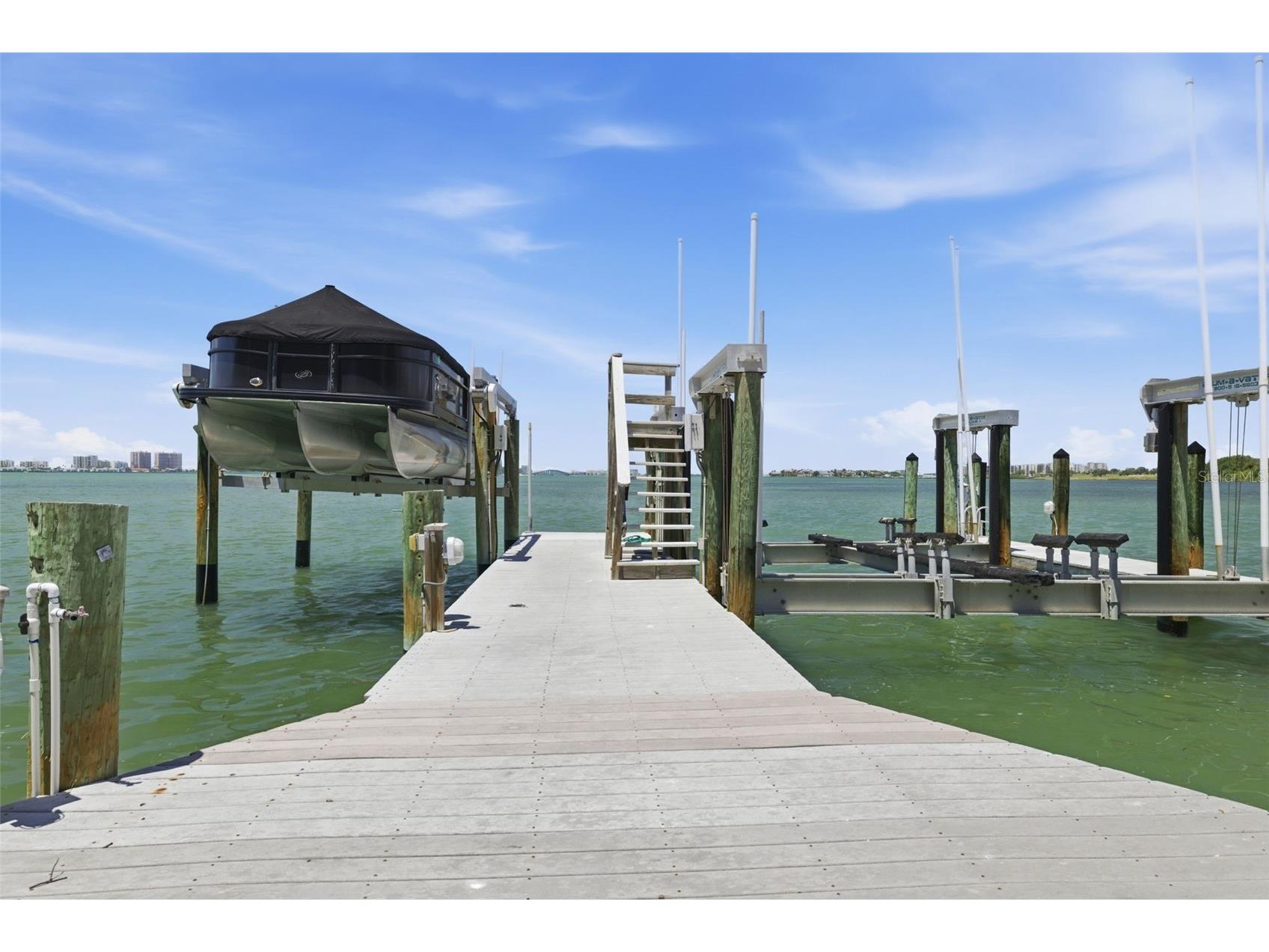 24 N Pine Circle Belleair FL 33756 - CLEARWATER HORBOR TB8507581 image86