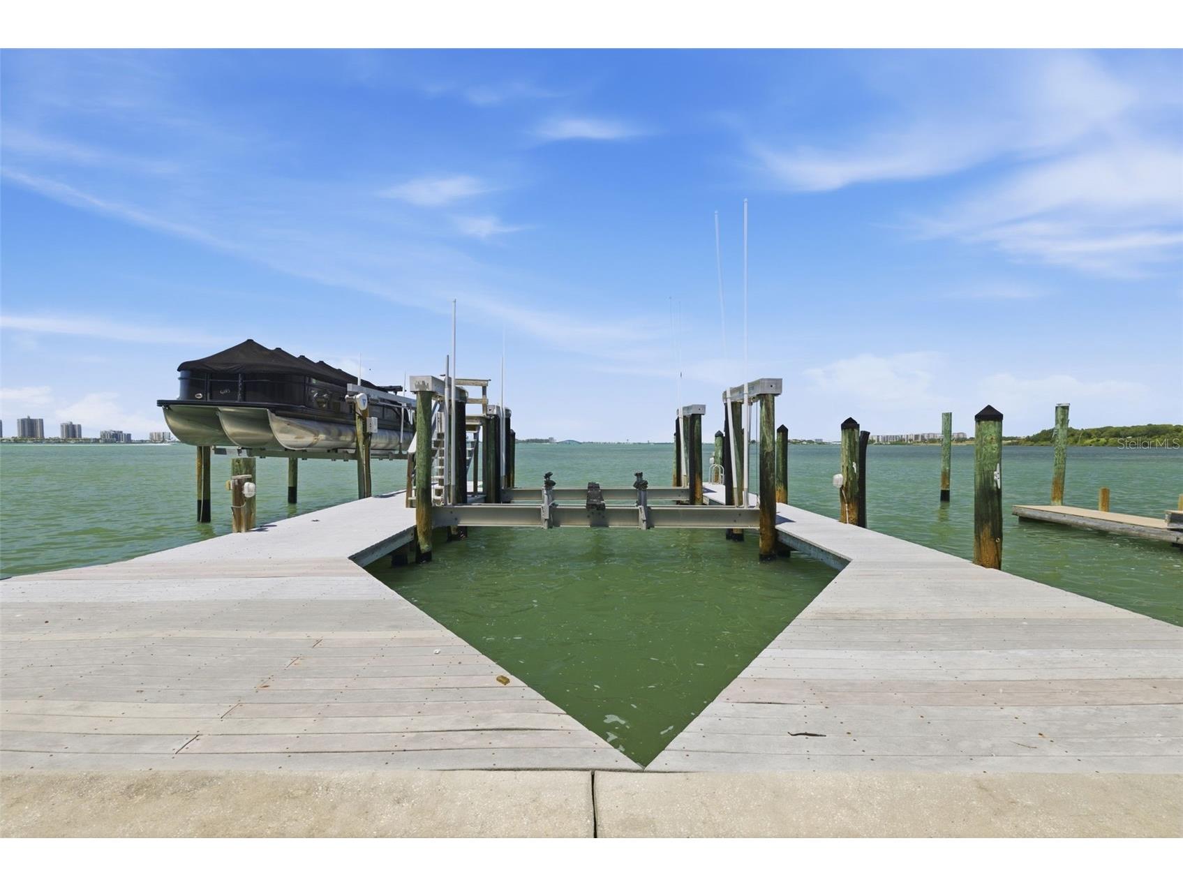 24 N Pine Circle Belleair FL 33756 - CLEARWATER HORBOR TB8507581 image87