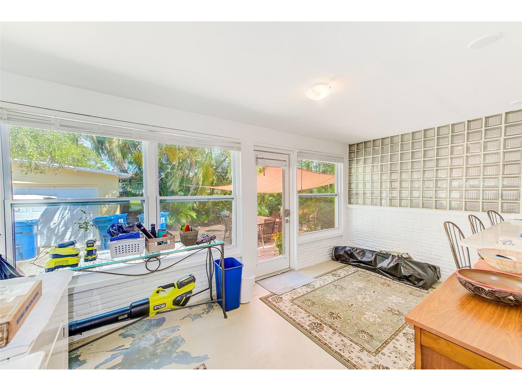 240-242 Mateo Way NE Saint Petersburg FL 33704 TB8471050 image13