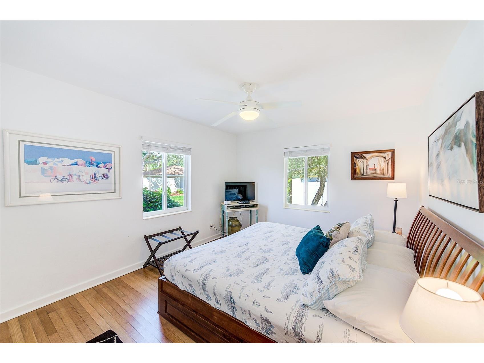 240-242 Mateo Way NE Saint Petersburg FL 33704 TB8471050 image18