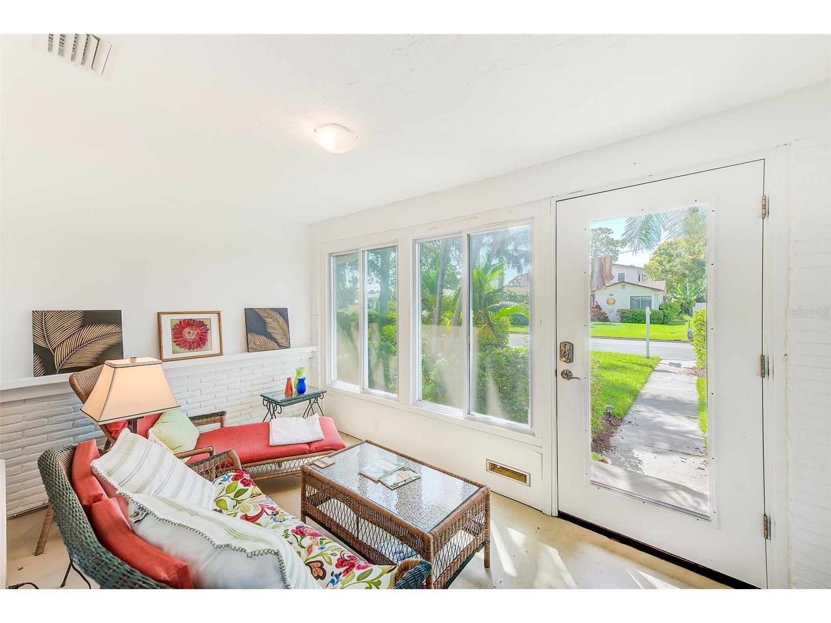 240-242 Mateo Way NE Saint Petersburg FL 33704 TB8471050 image22