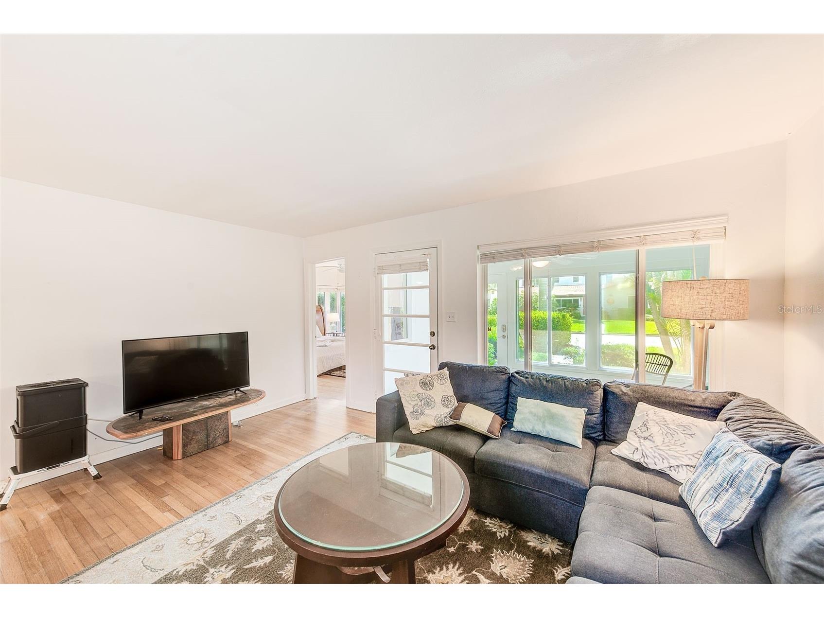 240-242 Mateo Way NE Saint Petersburg FL 33704 TB8471050 image25