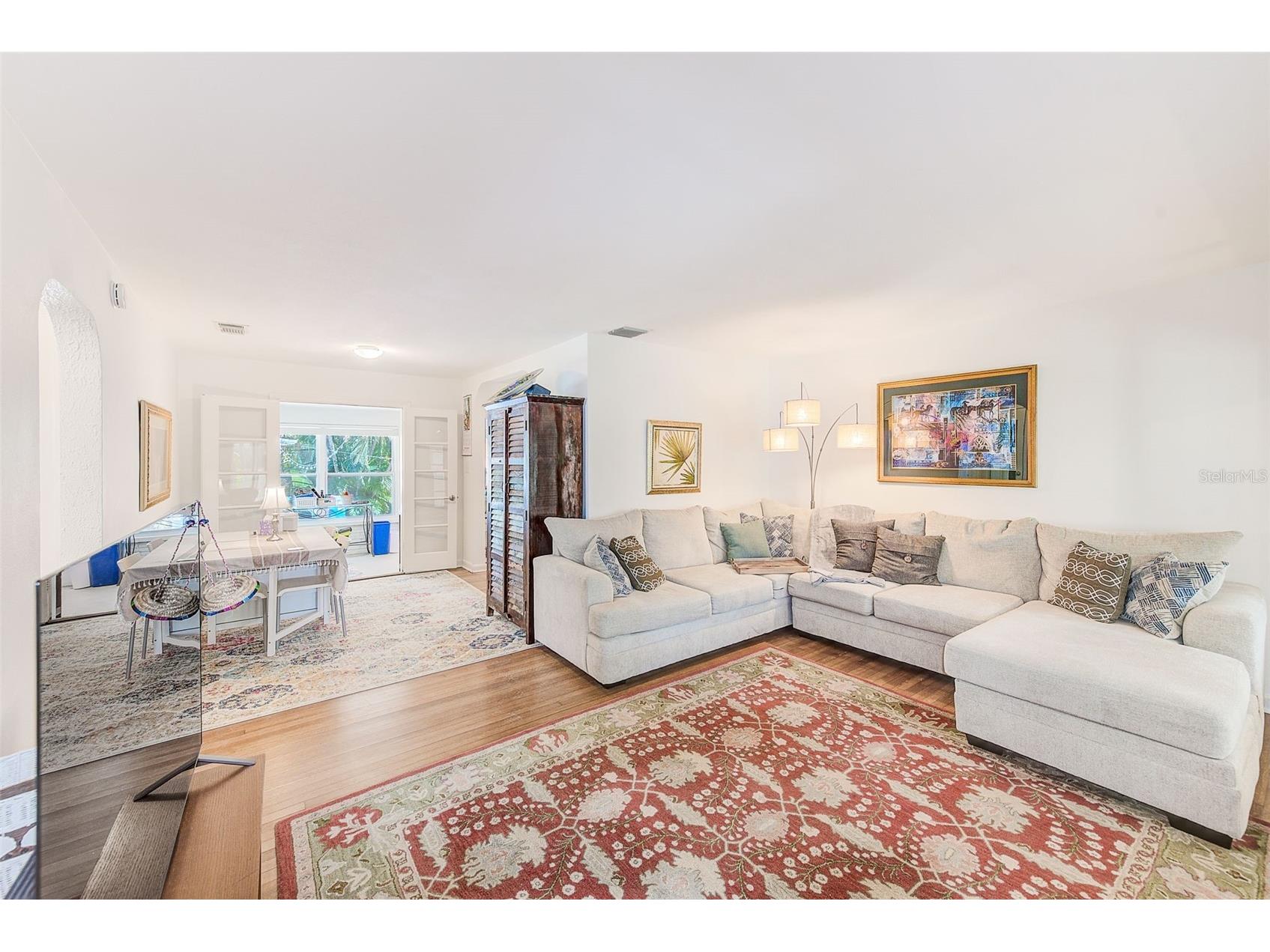 240-242 Mateo Way NE Saint Petersburg FL 33704 TB8471050 image3