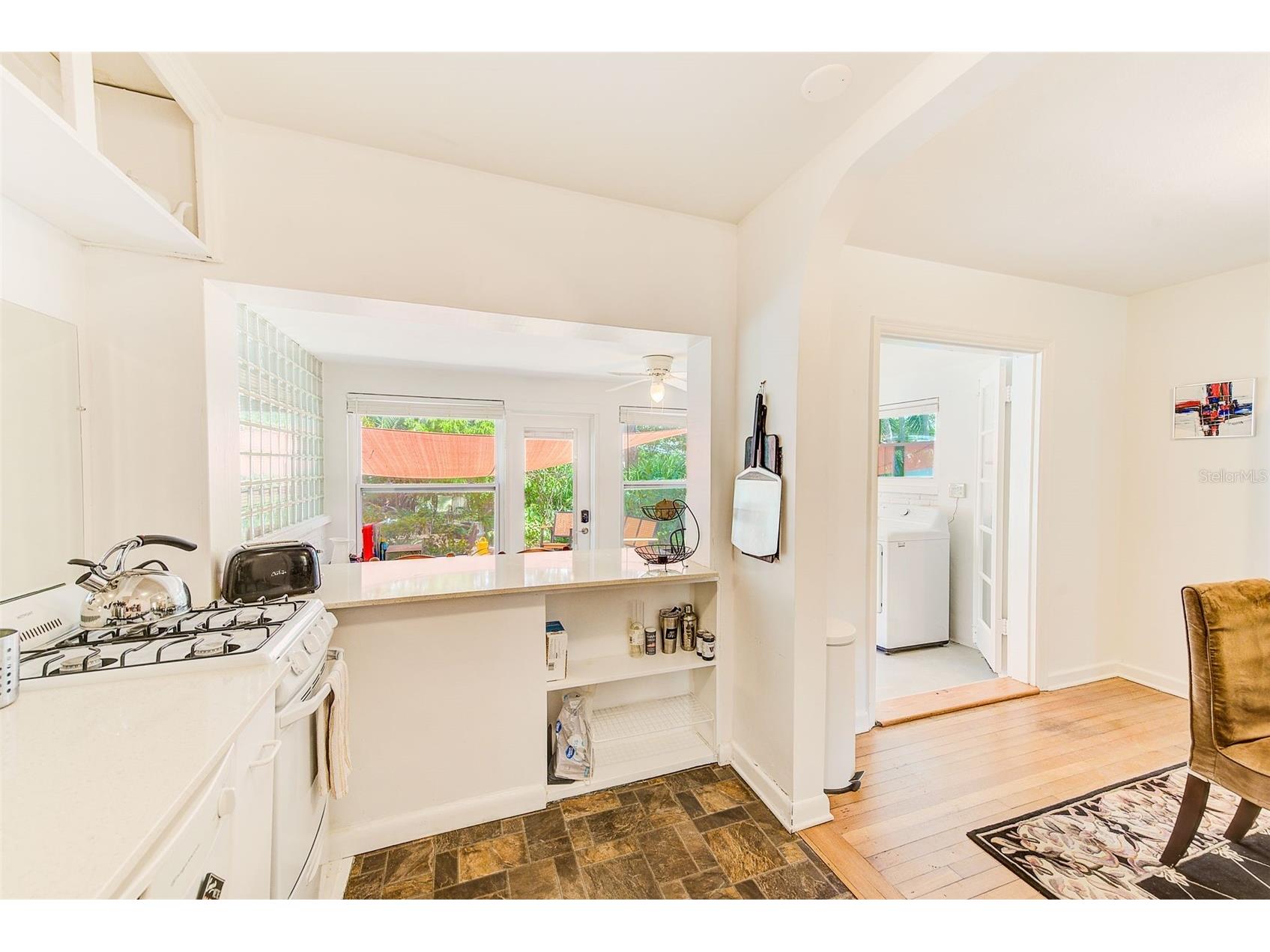 240-242 Mateo Way NE Saint Petersburg FL 33704 TB8471050 image32