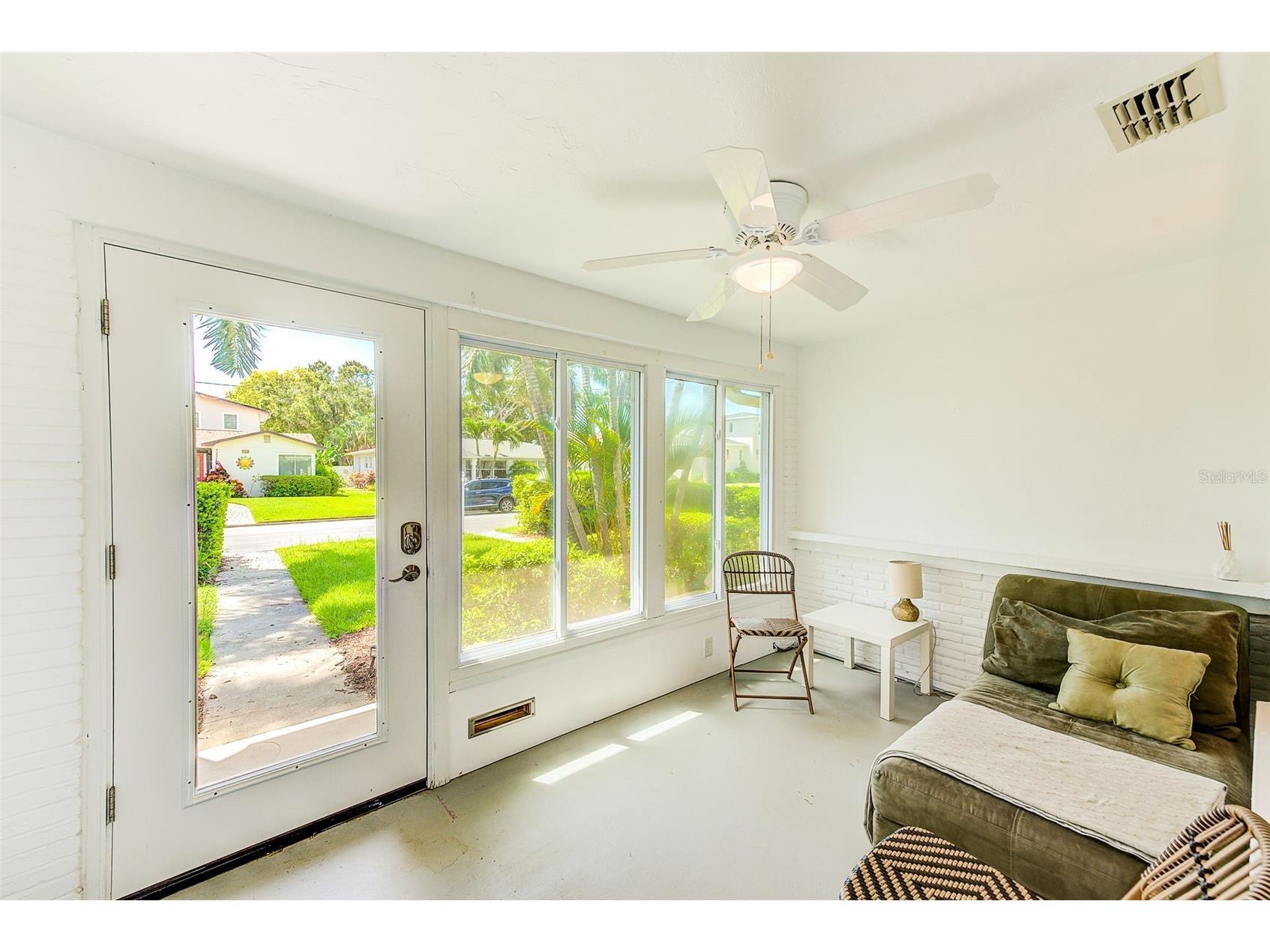 240-242 Mateo Way NE Saint Petersburg FL 33704 TB8471050 image42