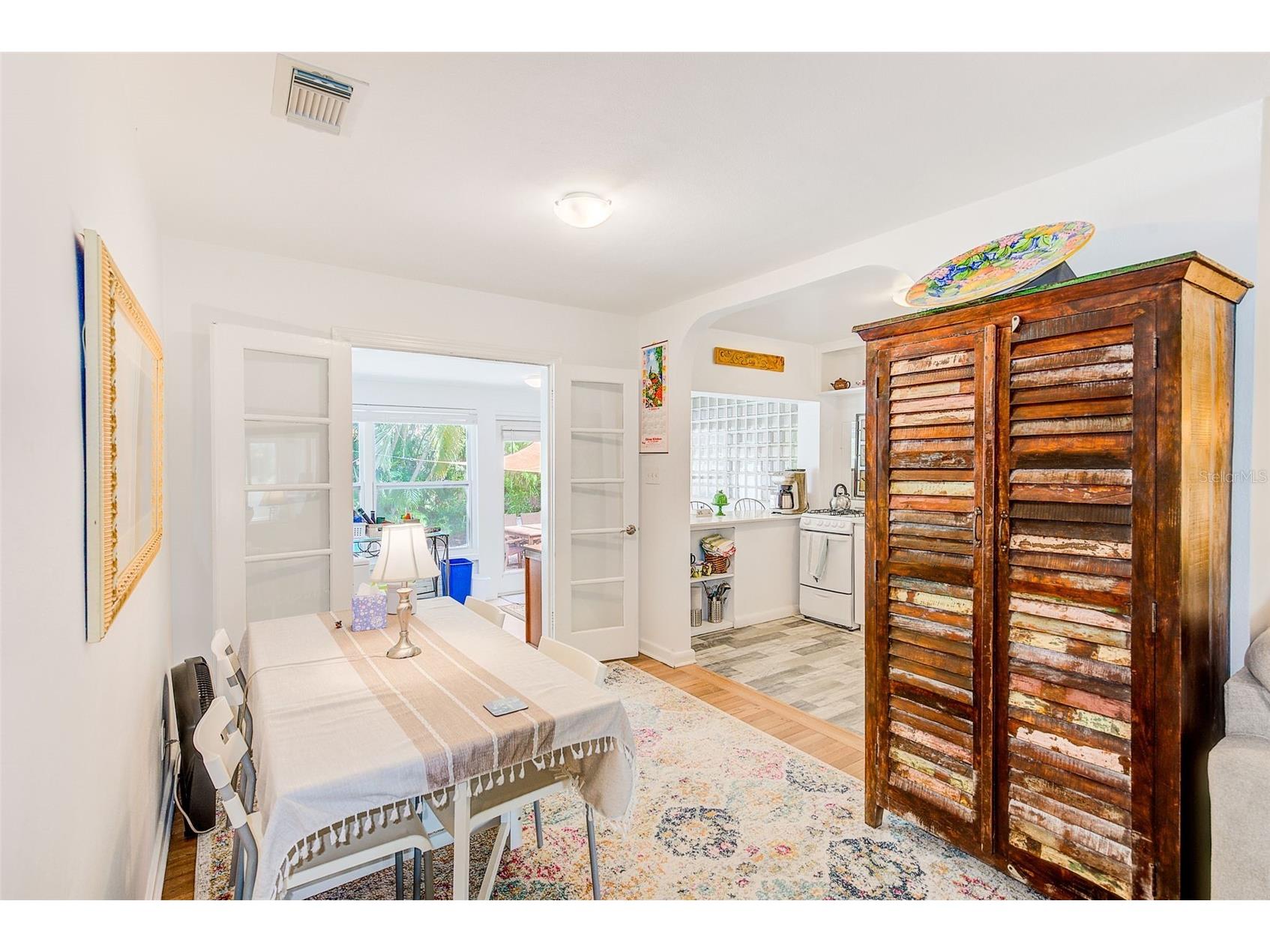 240-242 Mateo Way NE Saint Petersburg FL 33704 TB8471050 image5