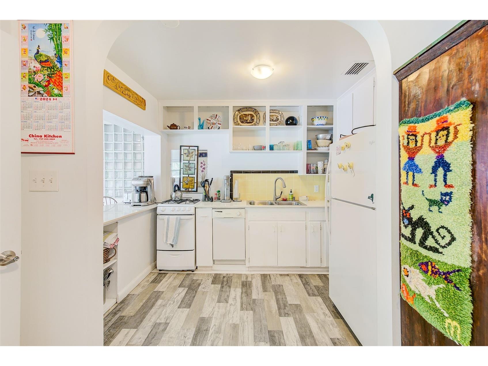 240-242 Mateo Way NE Saint Petersburg FL 33704 TB8471050 image7