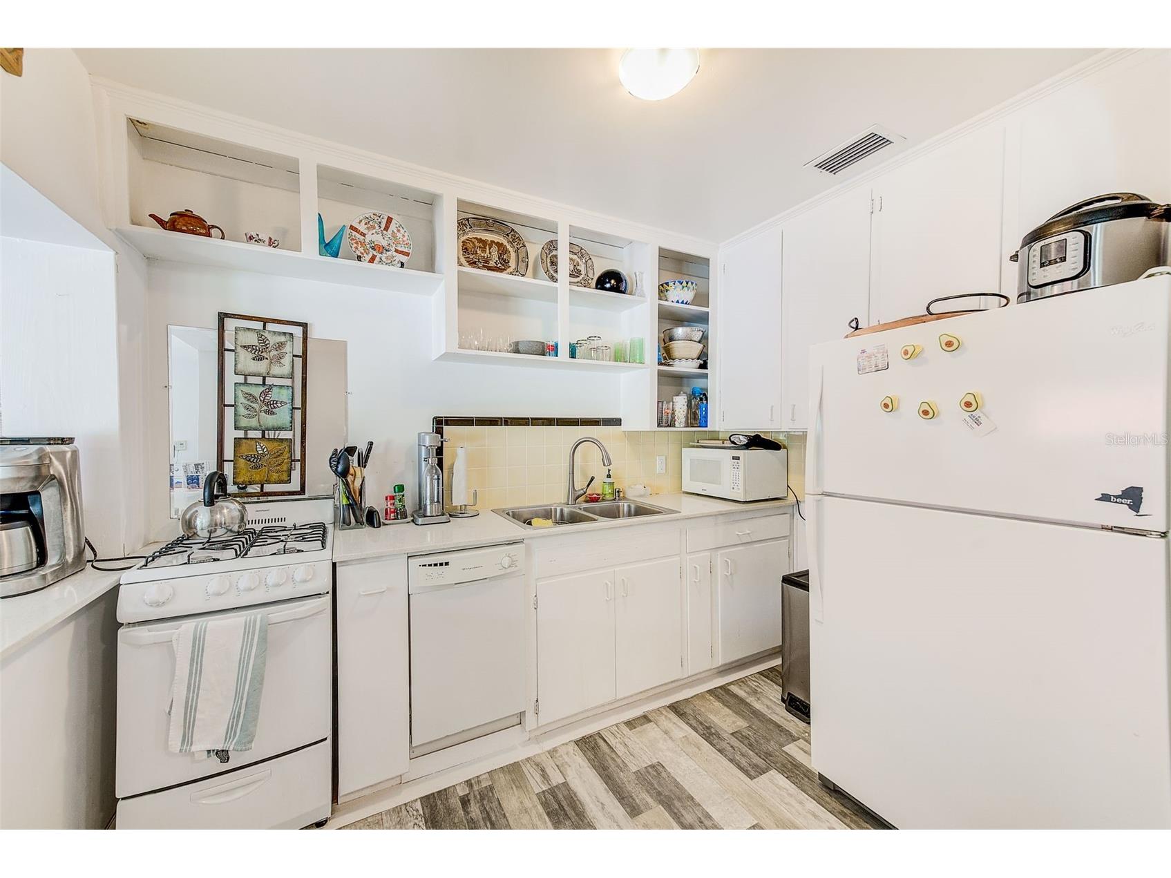 240-242 Mateo Way NE Saint Petersburg FL 33704 TB8471050 image8