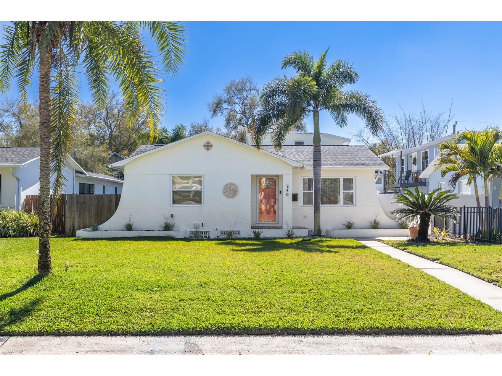 240 24th Avenue N Saint Petersburg FL 33704 TB8479984 image1