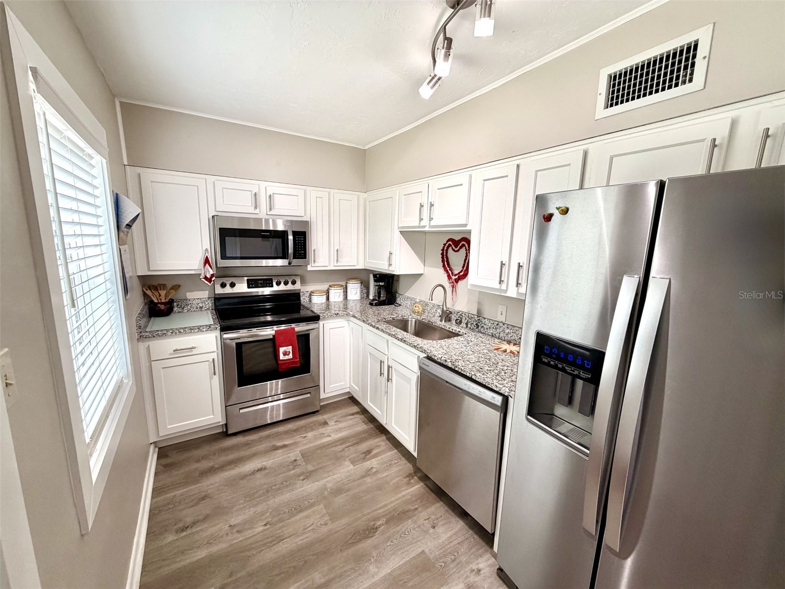 240 Dalton Boulevard Port Charlotte FL 33952 D6147082 image7