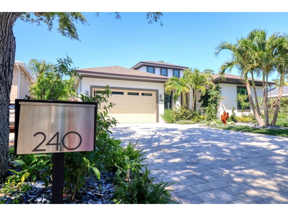 240 Grove Circle N Dunedin FL 34698 TB8418712 image1