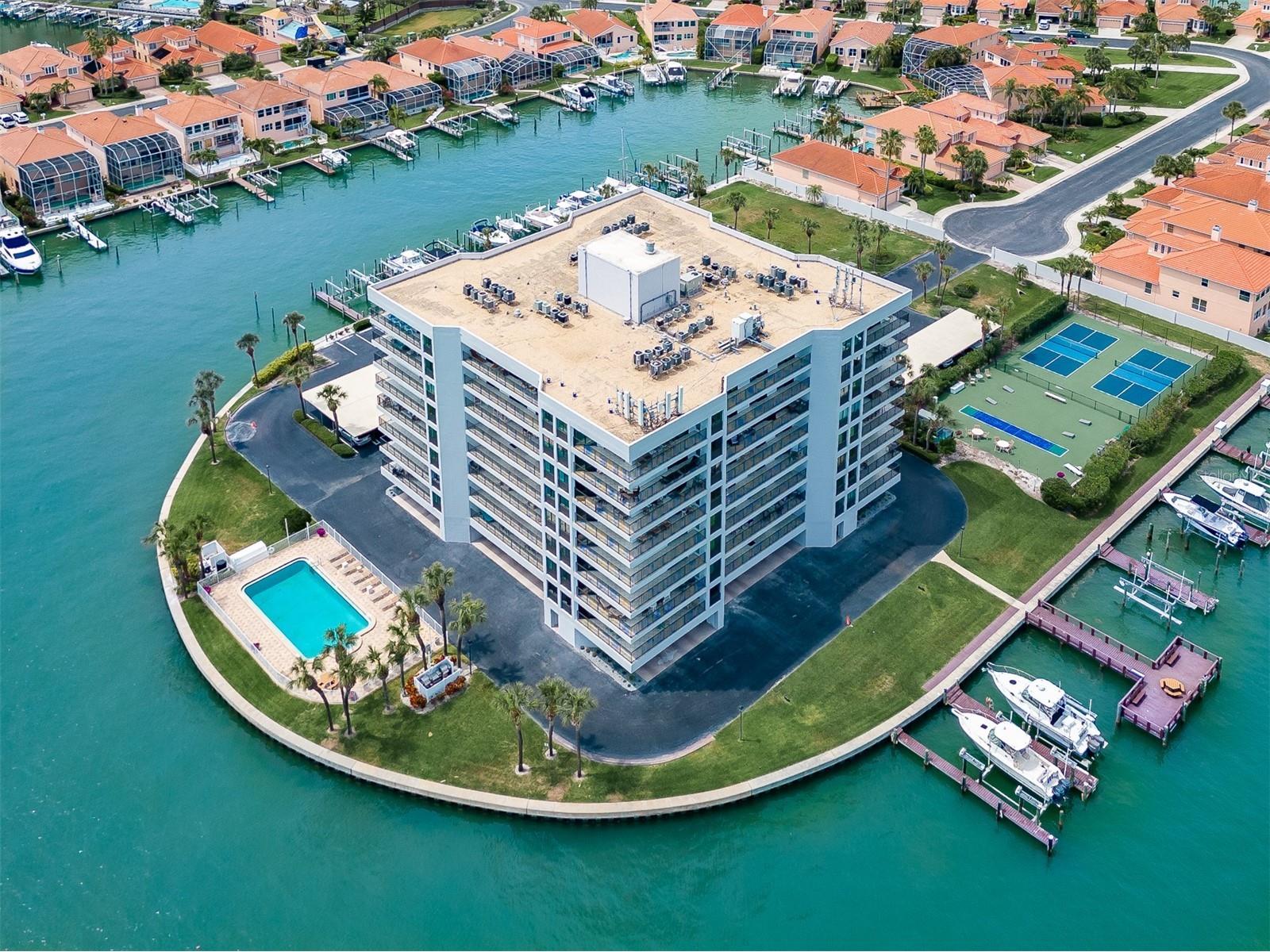 240 Sand Key Estates Drive #216 Clearwater Beach FL 33767 TB8459233 image1