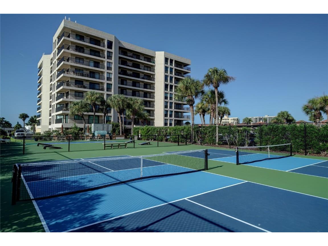 240 Sand Key Estates Drive #277 Clearwater FL 33767 U8236285 image1