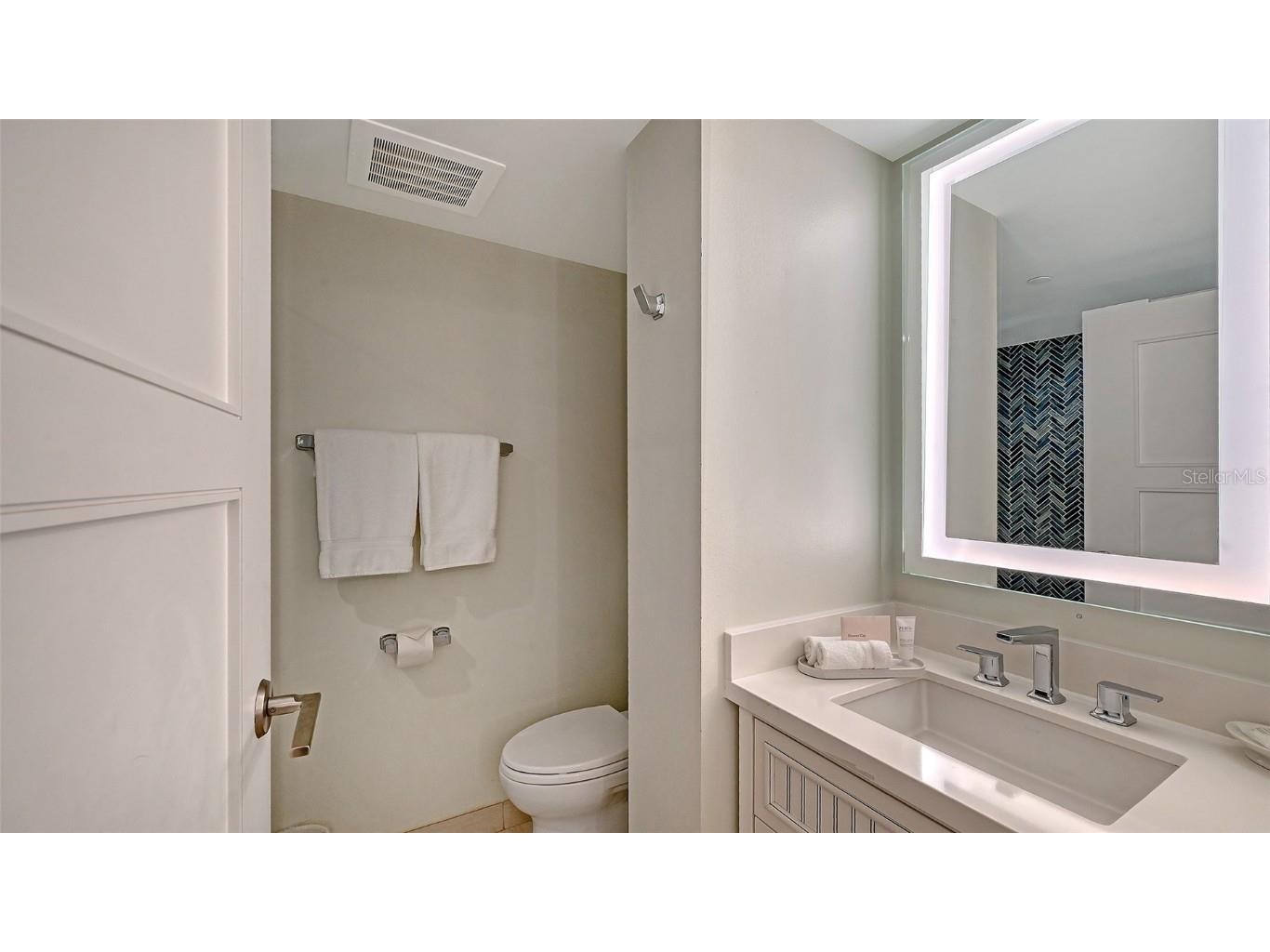 240 Sands Point Road #4206 Longboat Key FL 34228 A4667039 image18