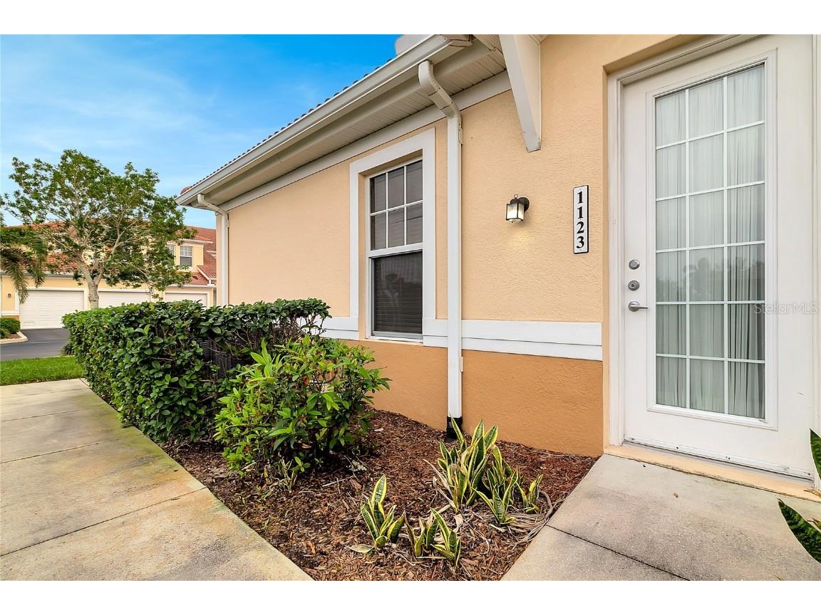 240 W End Drive #1123 Punta Gorda FL 33950 C7470984 image1