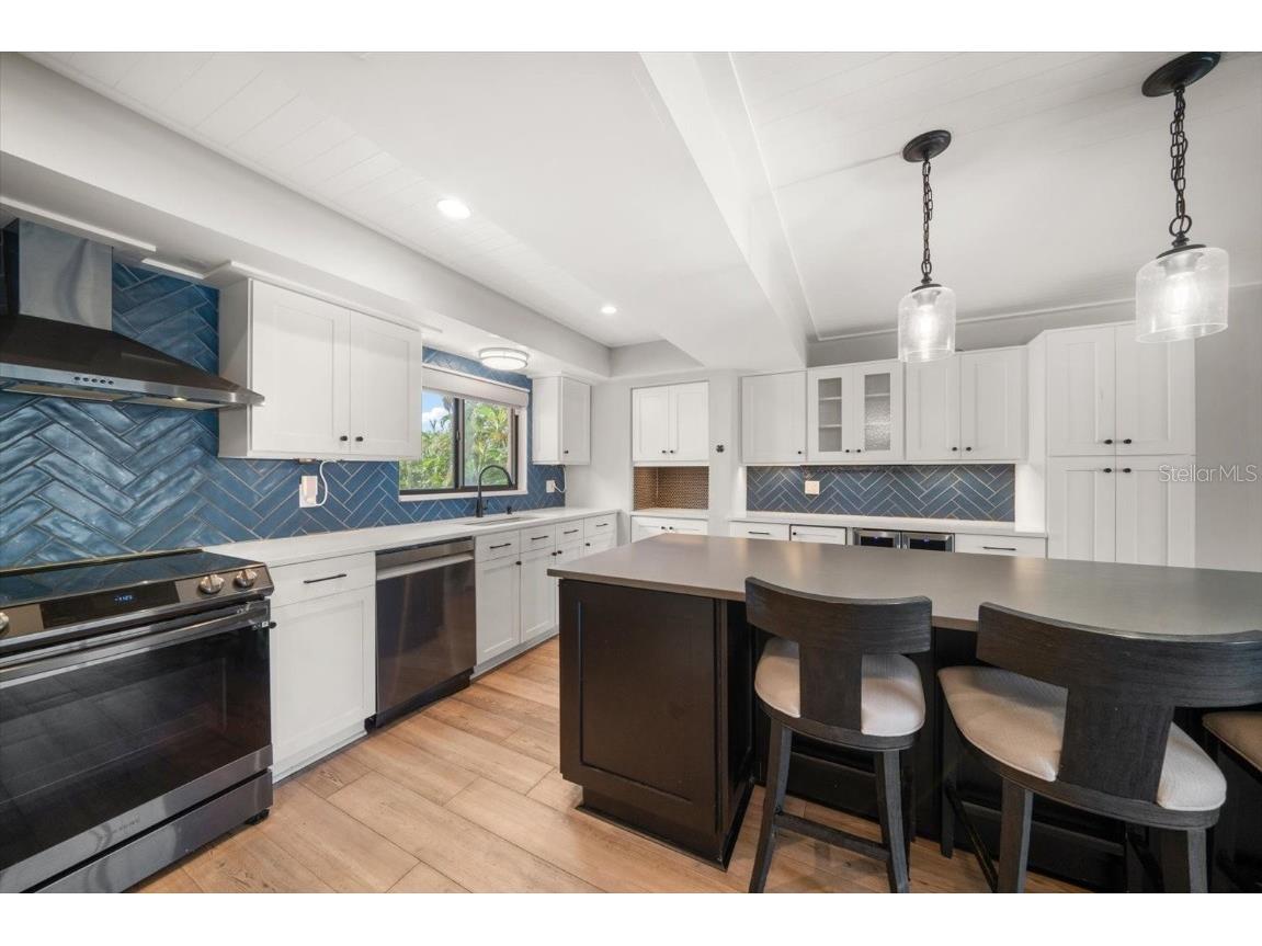 240 Windward Passage #401 Clearwater Beach FL 33767 TB8418196 image6