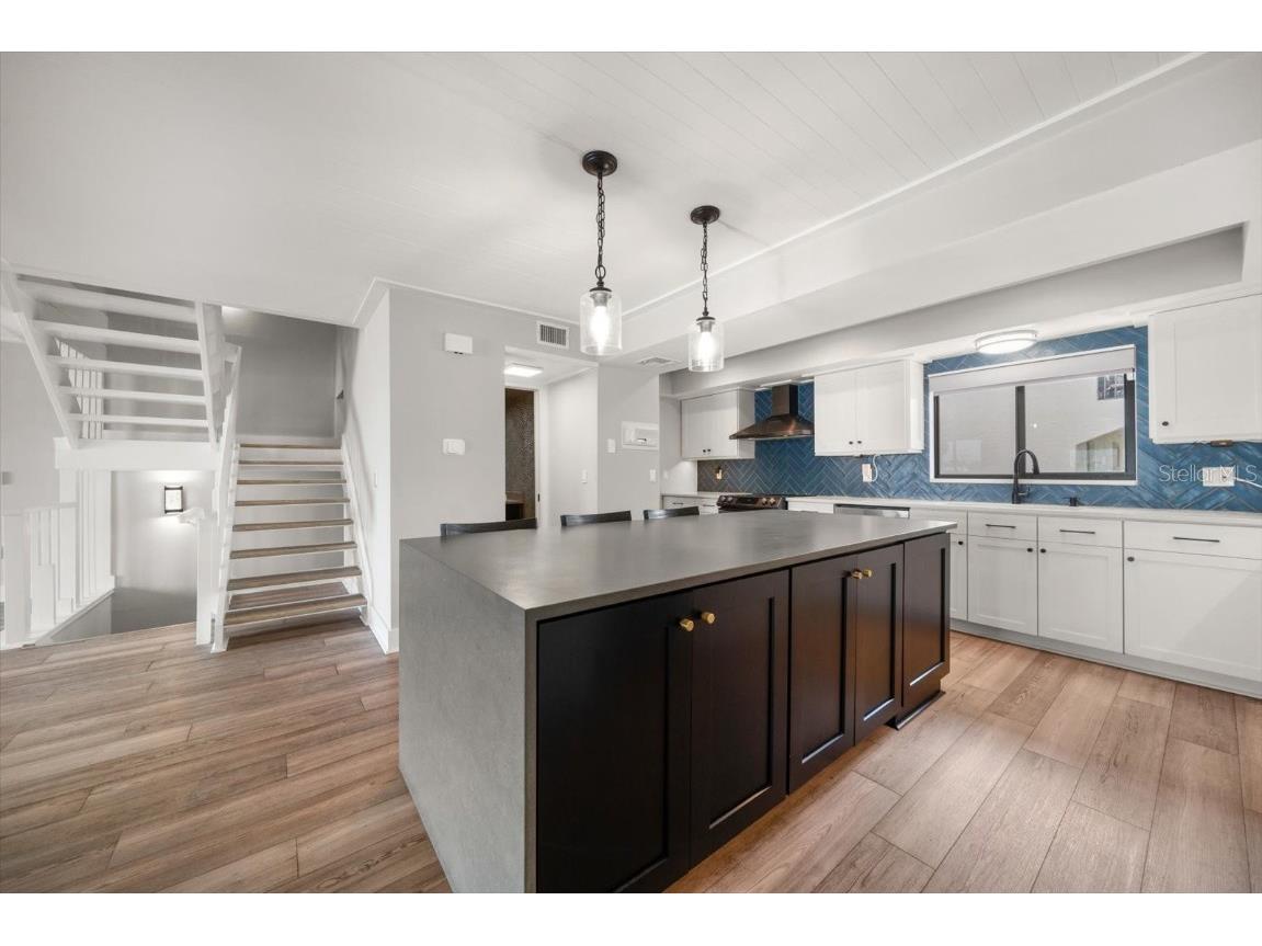 240 Windward Passage #401 Clearwater Beach FL 33767 TB8418196 image7