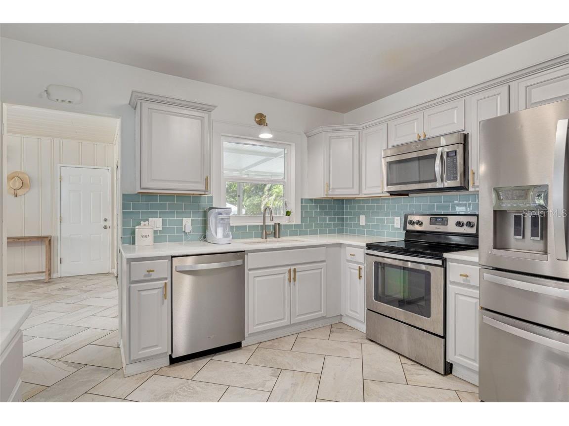 2400 9th Avenue N Saint Petersburg FL 33713 TB8417413 image12