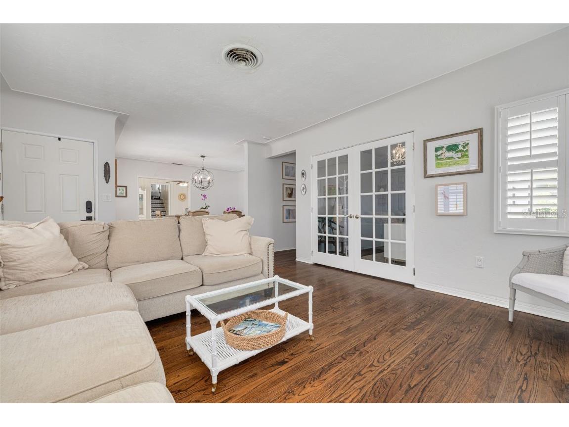 2400 9th Avenue N Saint Petersburg FL 33713 TB8417413 image6