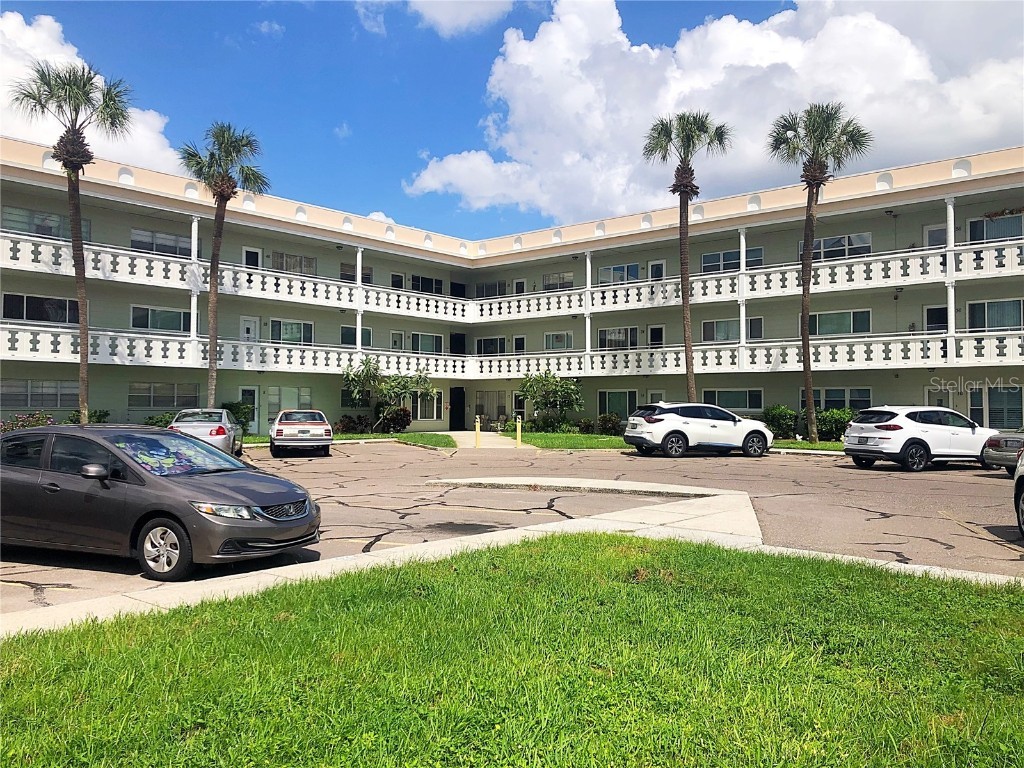 2400 Columbia Drive #30 Clearwater FL 33763 U8177762 image1