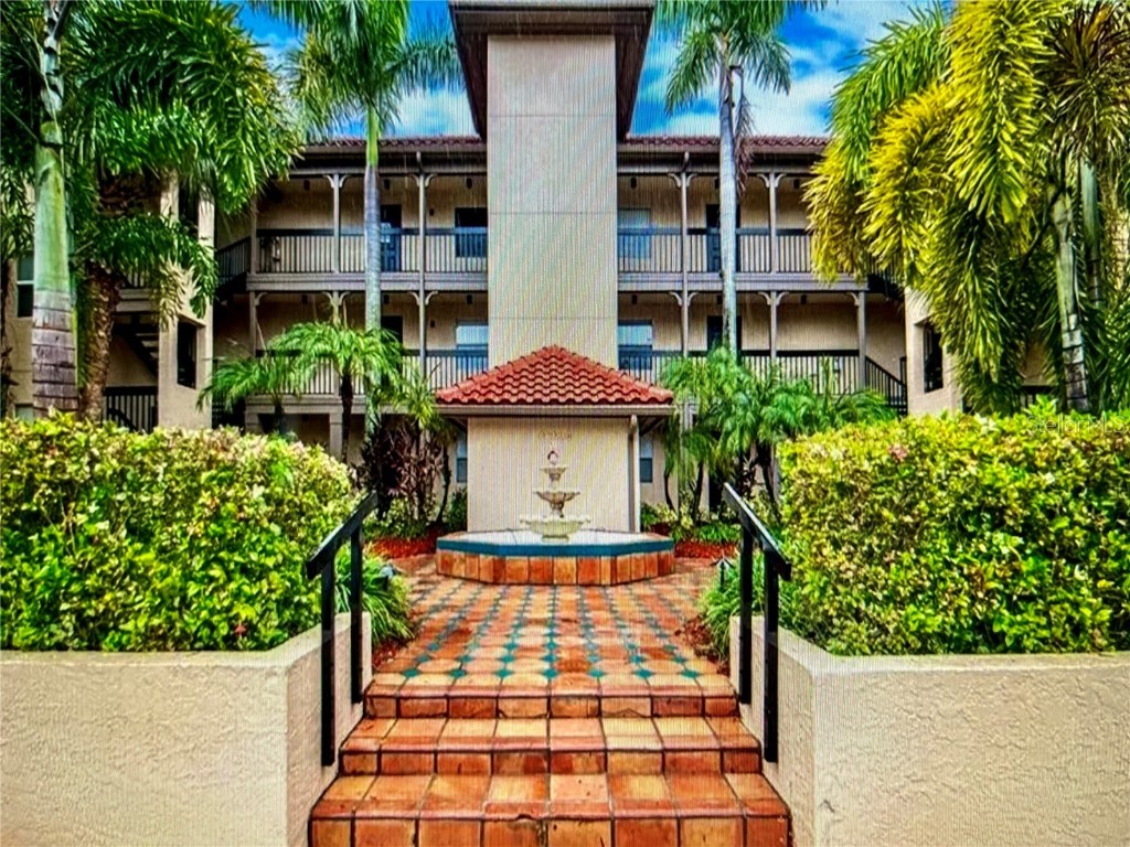 2400 Feather Sound Drive #1018 Clearwater FL 33762 U8194118 image1