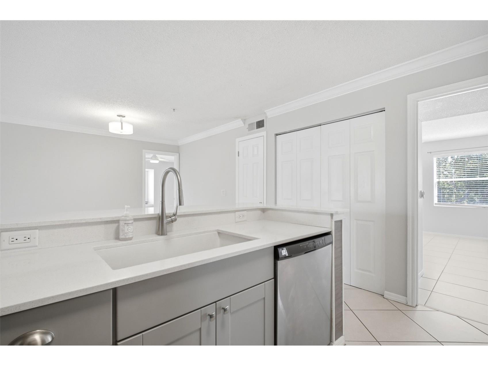 2400 Feather Sound Drive #236 Clearwater FL 33762 TB8527829 image11