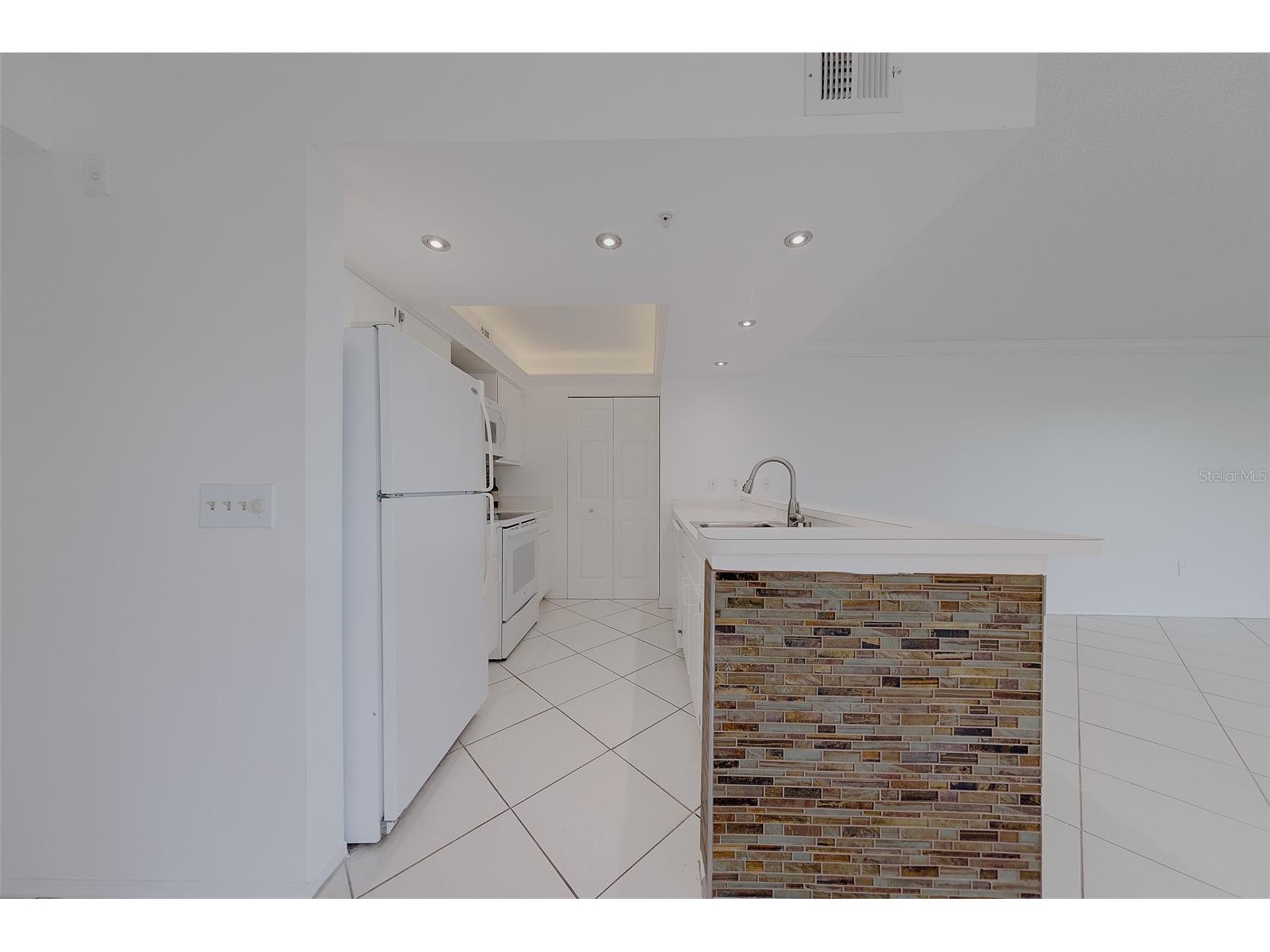 2400 Feather Sound Drive #928 Clearwater FL 33762 TB8512733 image12