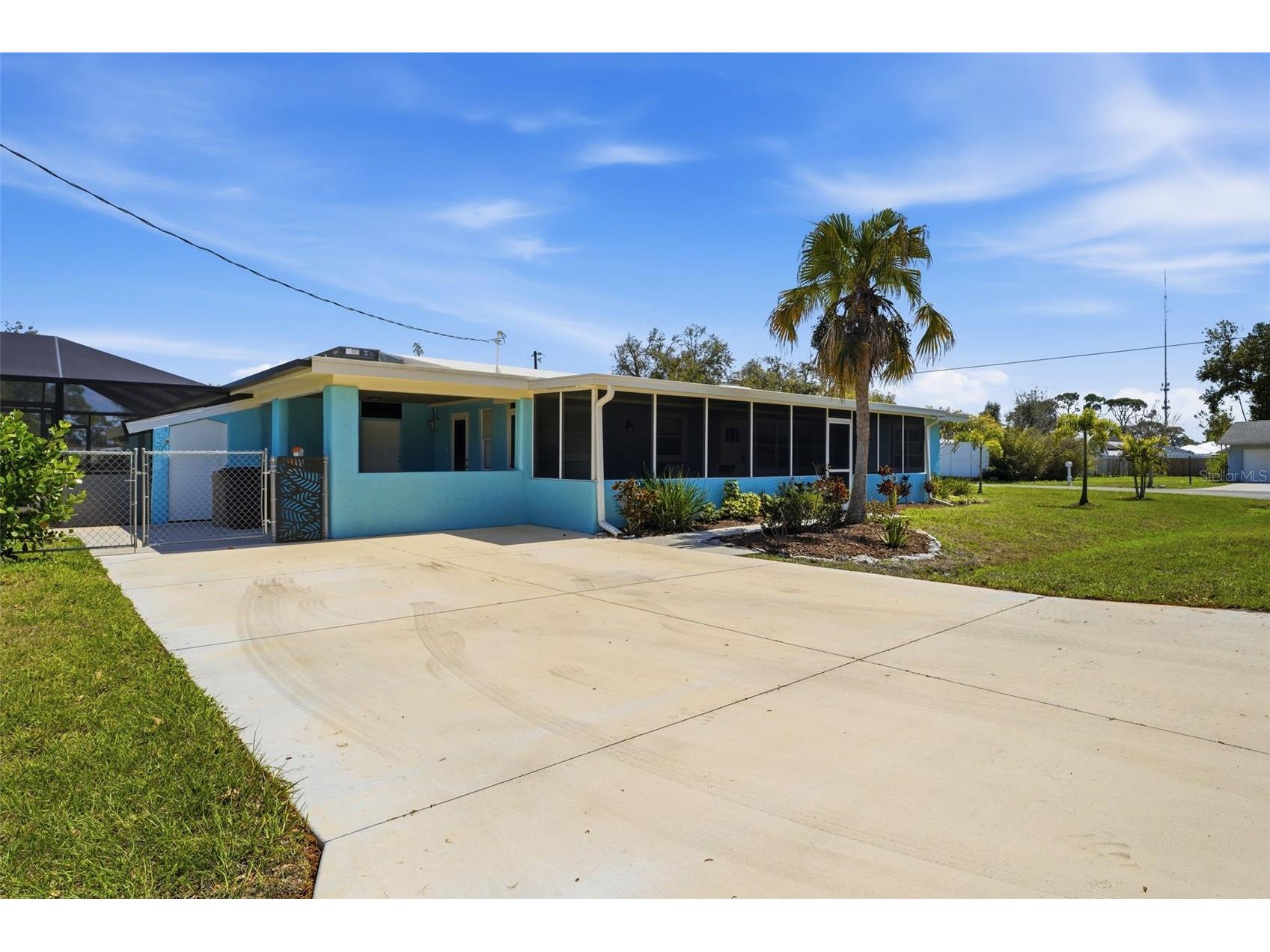 2400 Pine Court Nokomis FL 34275 A4685853 image1