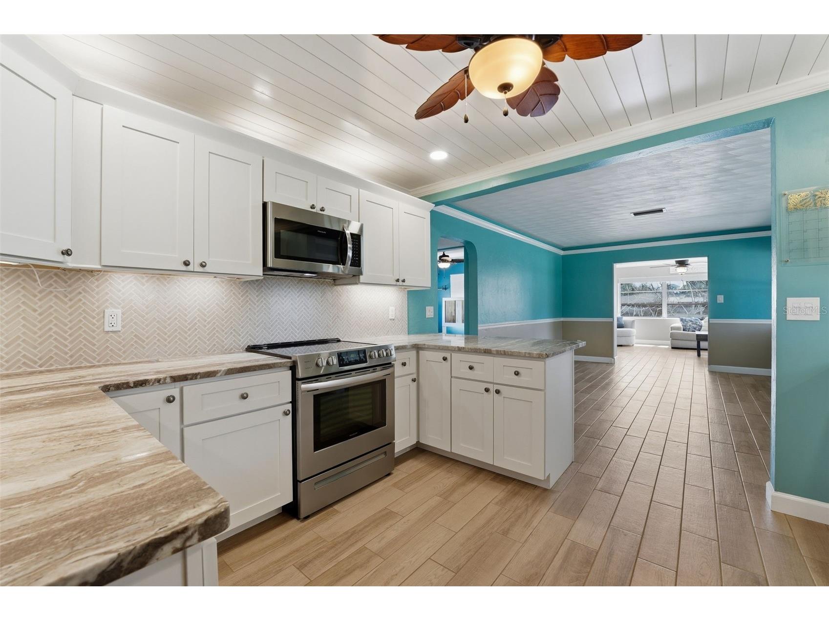 2400 Pine Court Nokomis FL 34275 A4685853 image15