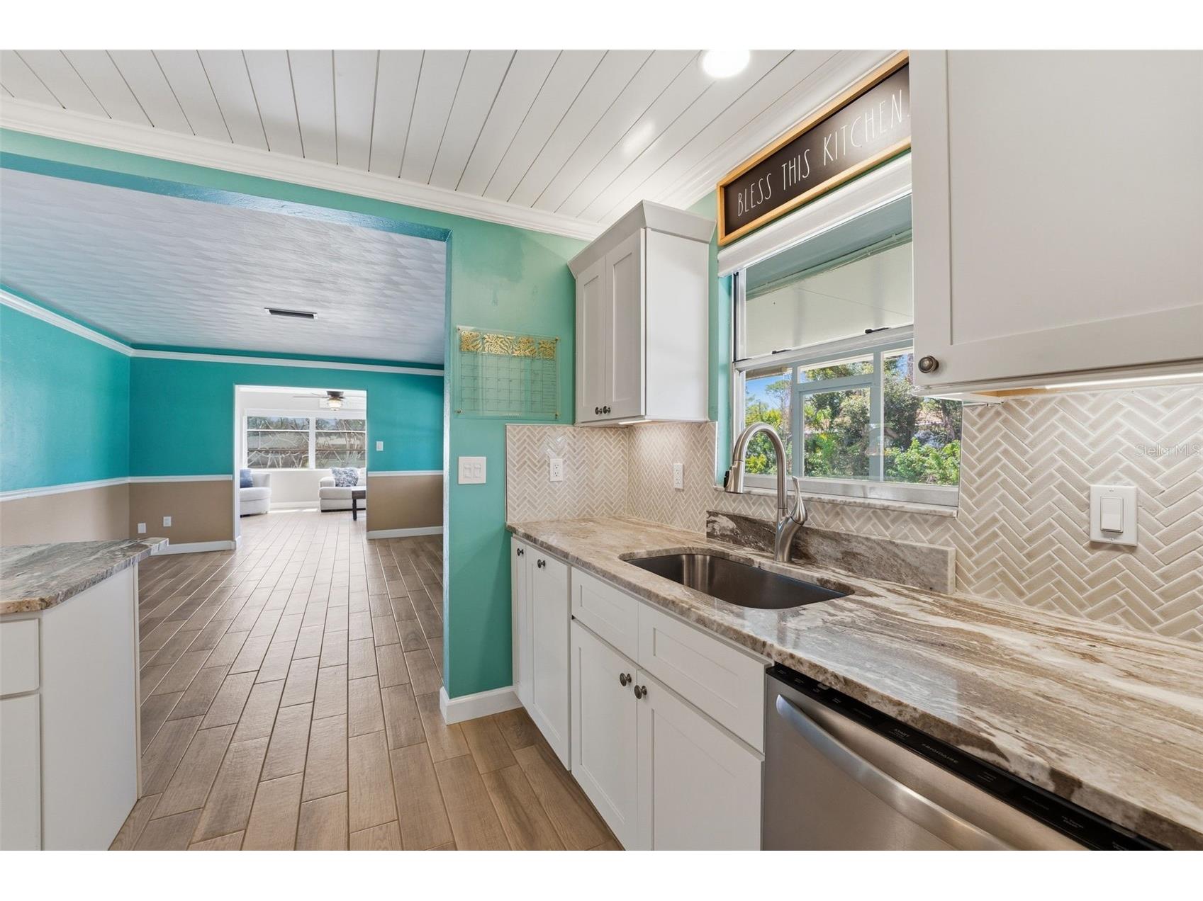 2400 Pine Court Nokomis FL 34275 A4685853 image18