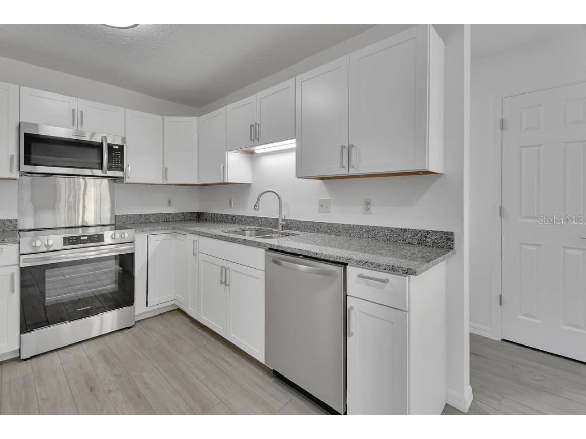 2400 S Glen Eagles Drive Deland FL 32724 V4940798 image36