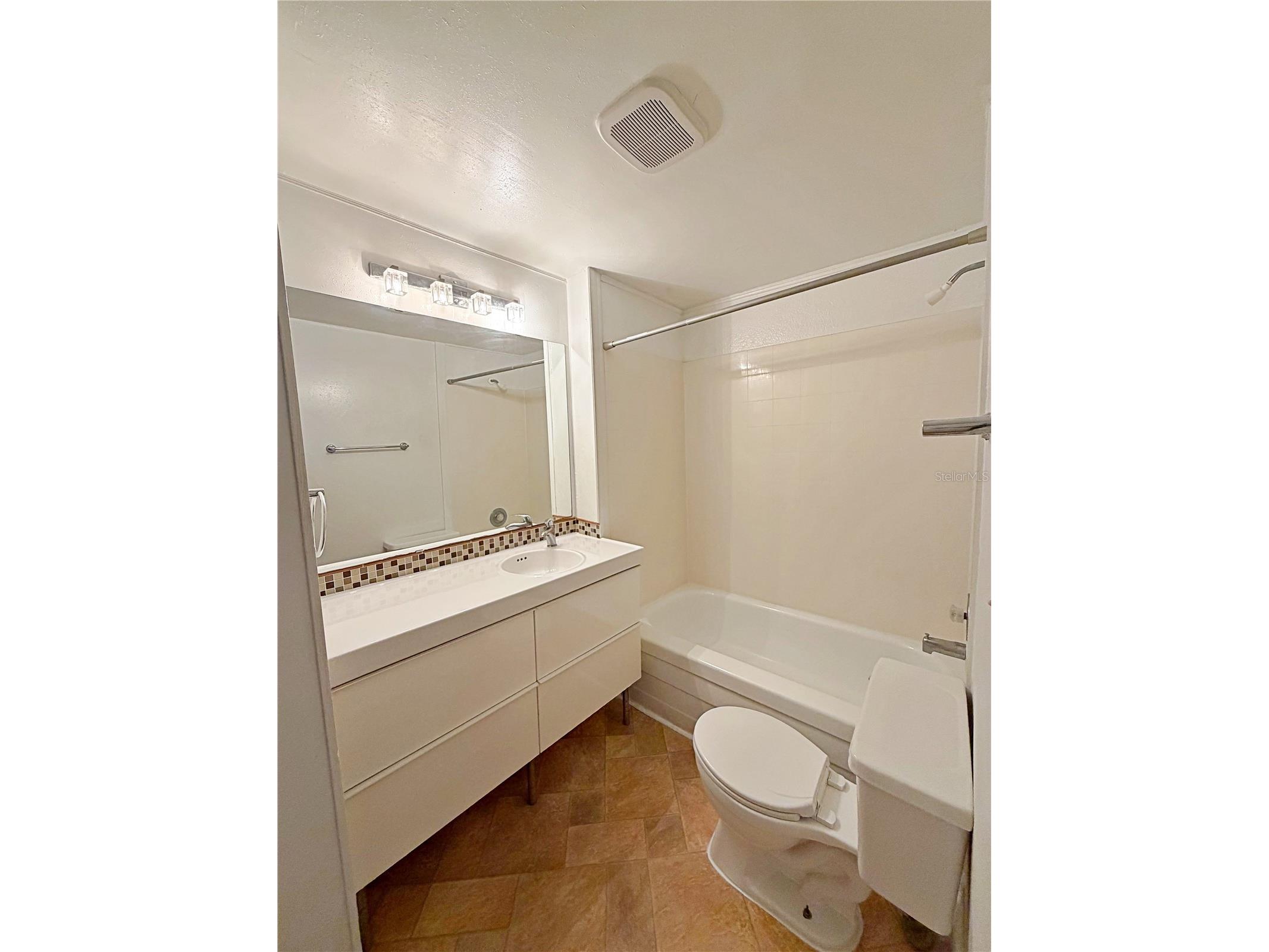 2400 Shannon Road Orlando FL 32806 S5153165 image7