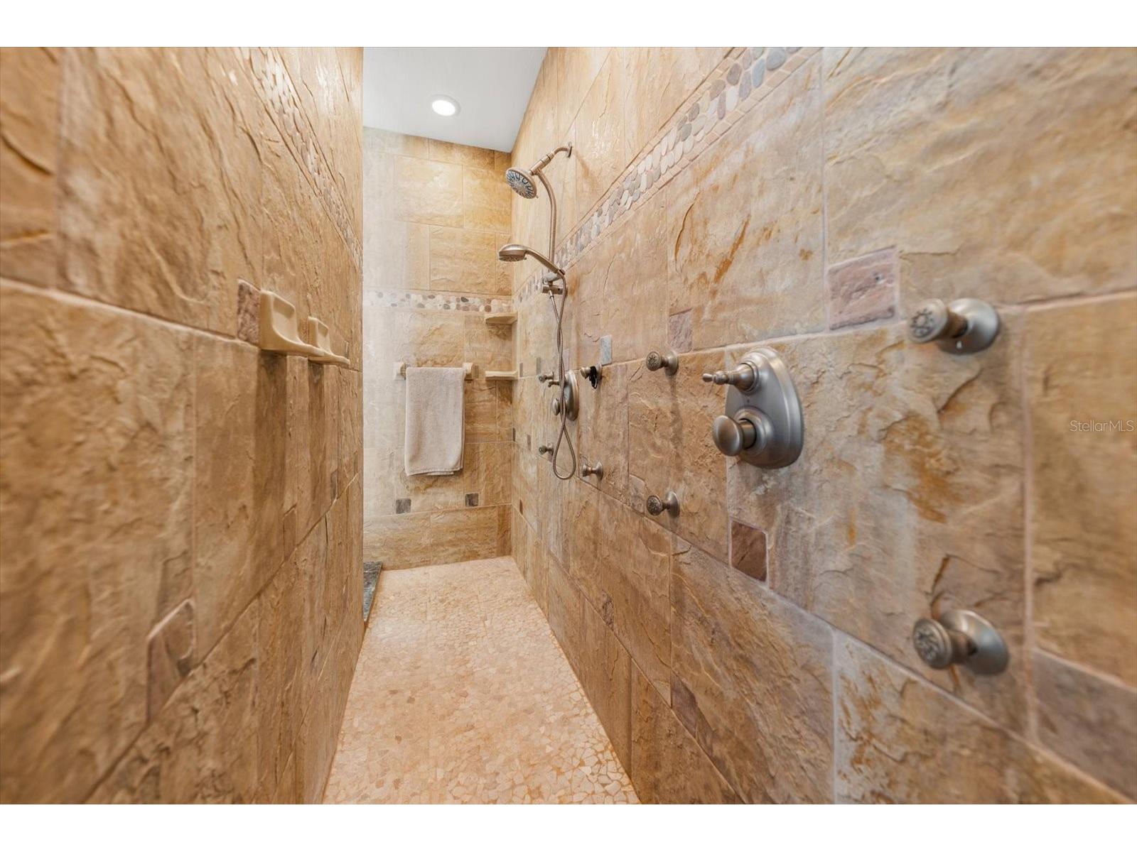 2400 Sherwood Lane Clearwater FL 33764 TB8510702 image29