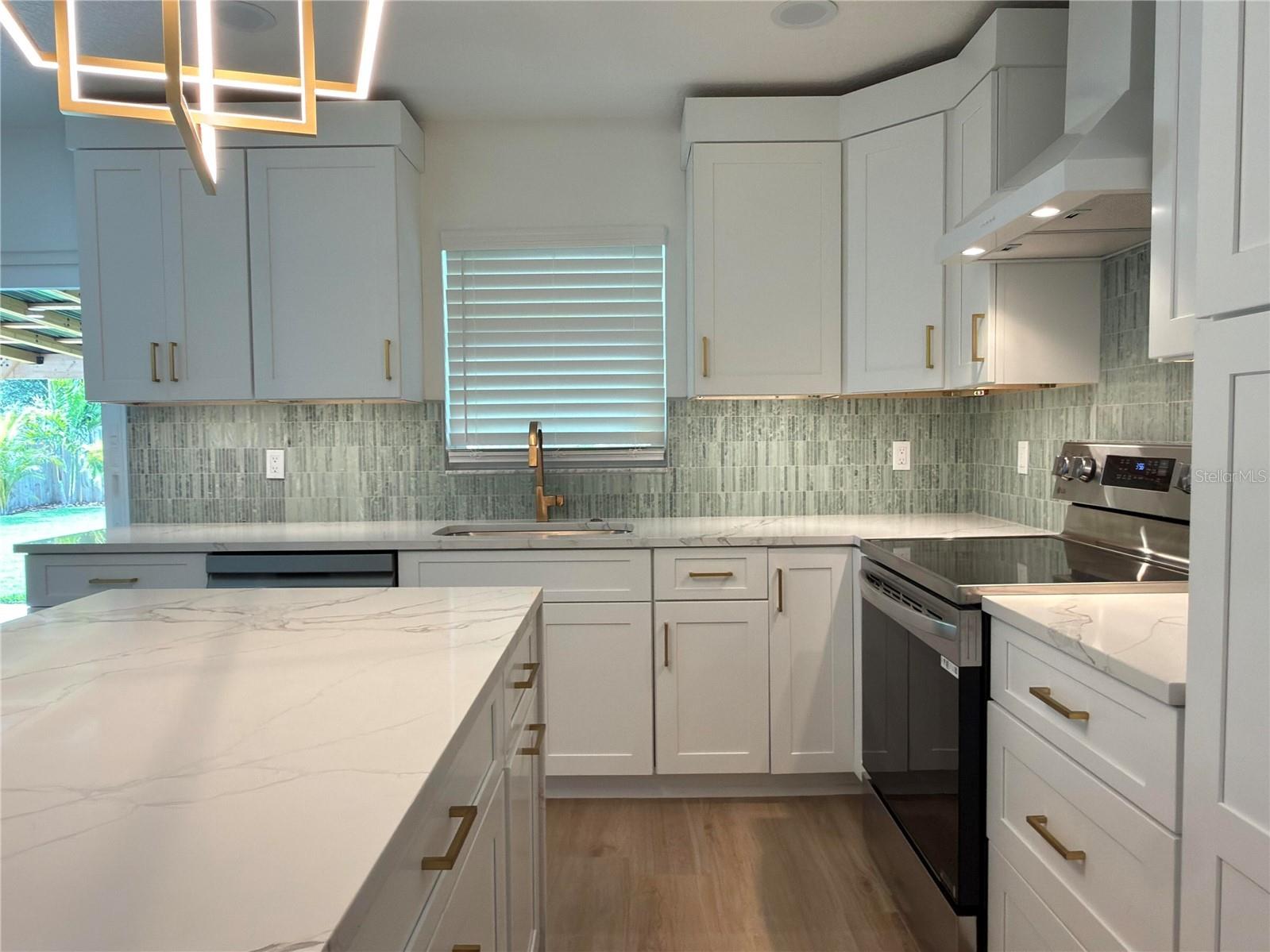 2401 16th Avenue N Saint Petersburg FL 33713 O6406243 image35