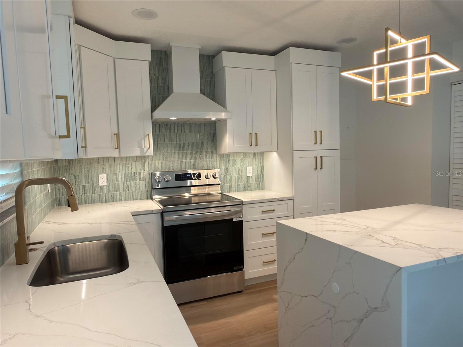 2401 16th Avenue N Saint Petersburg FL 33713 O6406243 image36