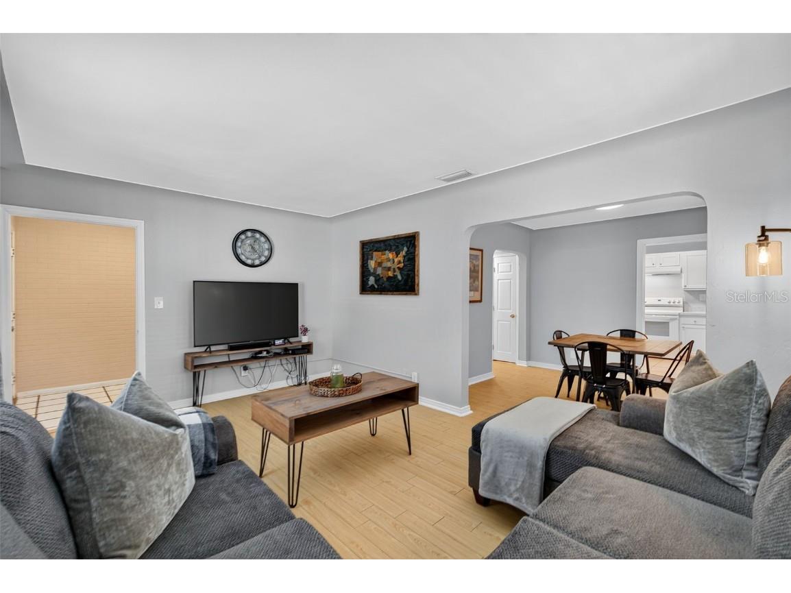 2401 19th Street S Saint Petersburg FL 33712 TB8441079 image2