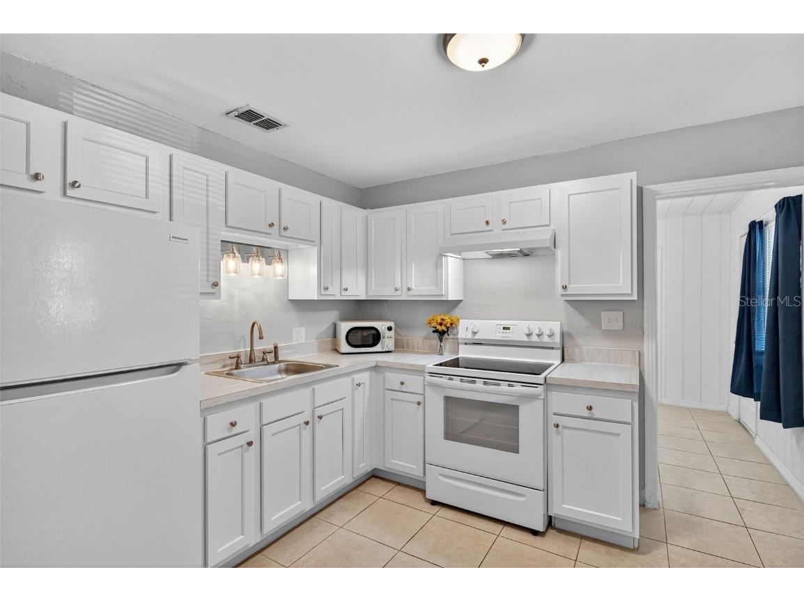 2401 19th Street S Saint Petersburg FL 33712 TB8441079 image3