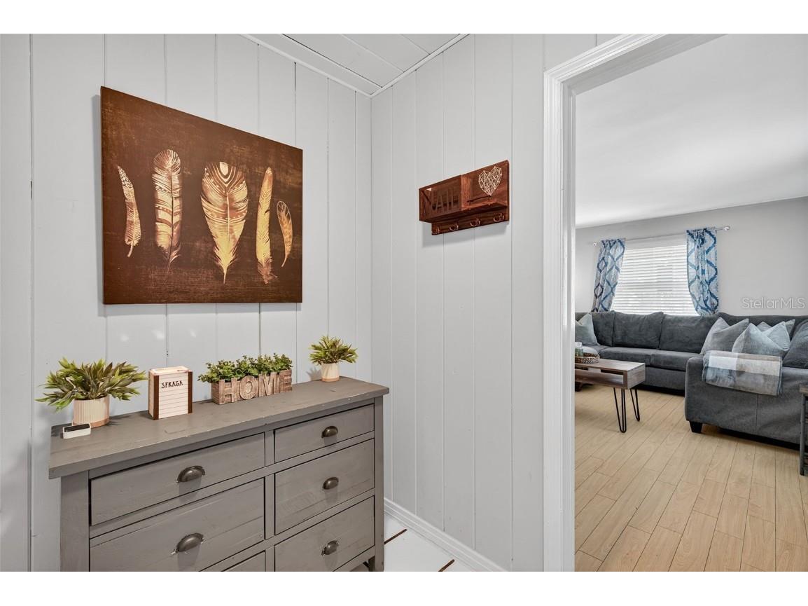 2401 19th Street S Saint Petersburg FL 33712 TB8441079 image7