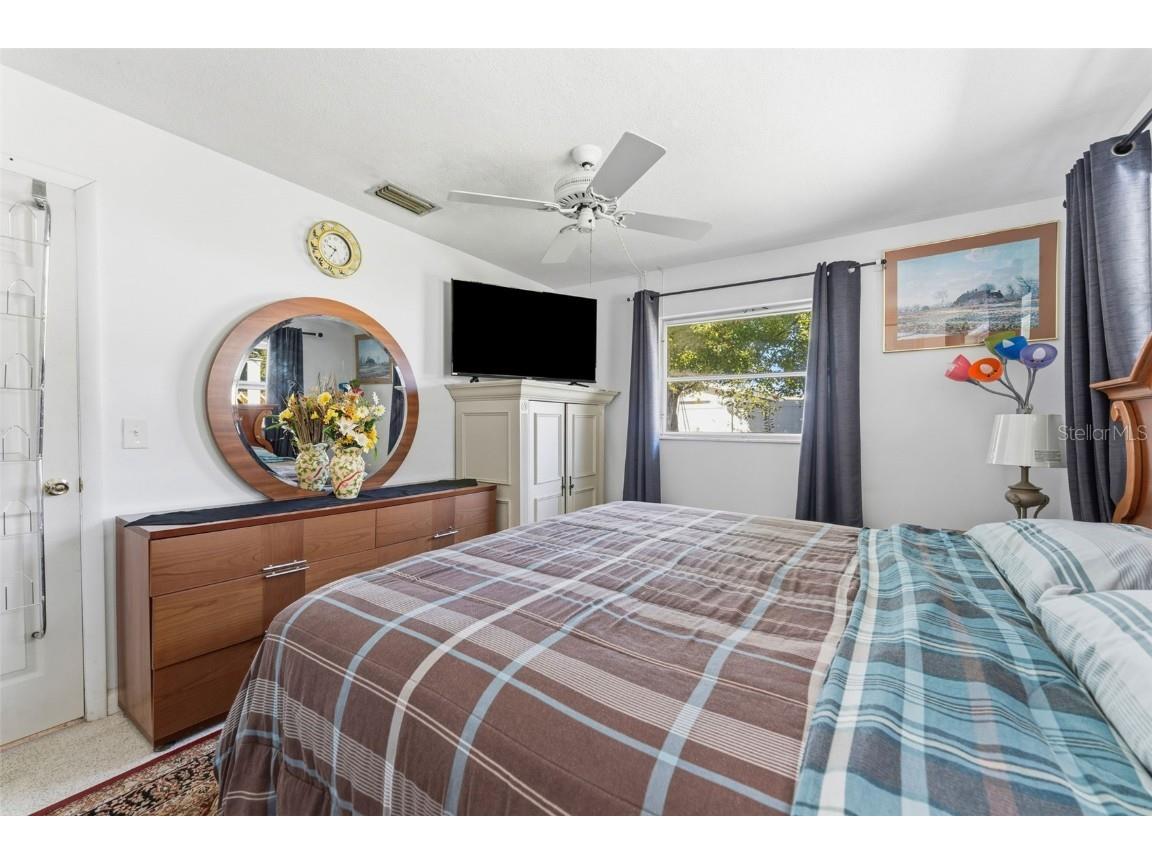 2401 26th Avenue S Saint Petersburg FL 33712 TB8439613 image25