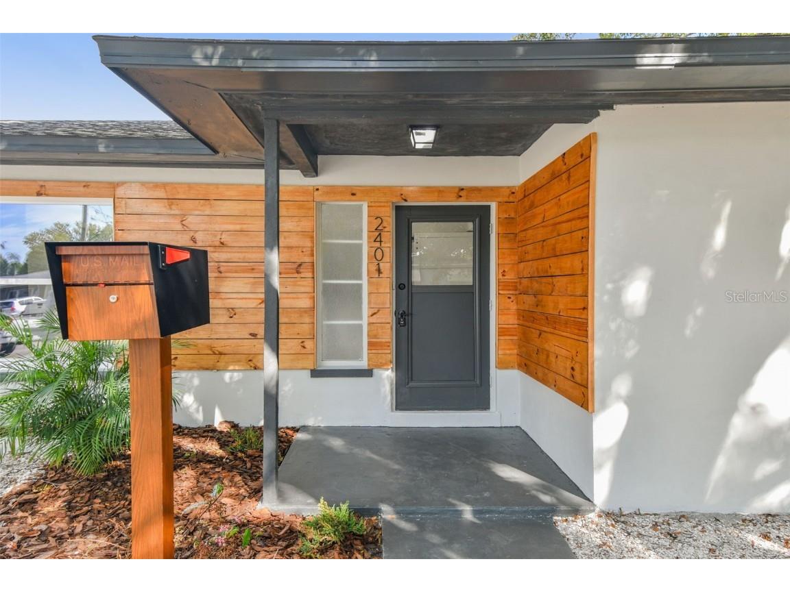 2401 43rd Street N Saint Petersburg FL 33713 T3475636 image1
