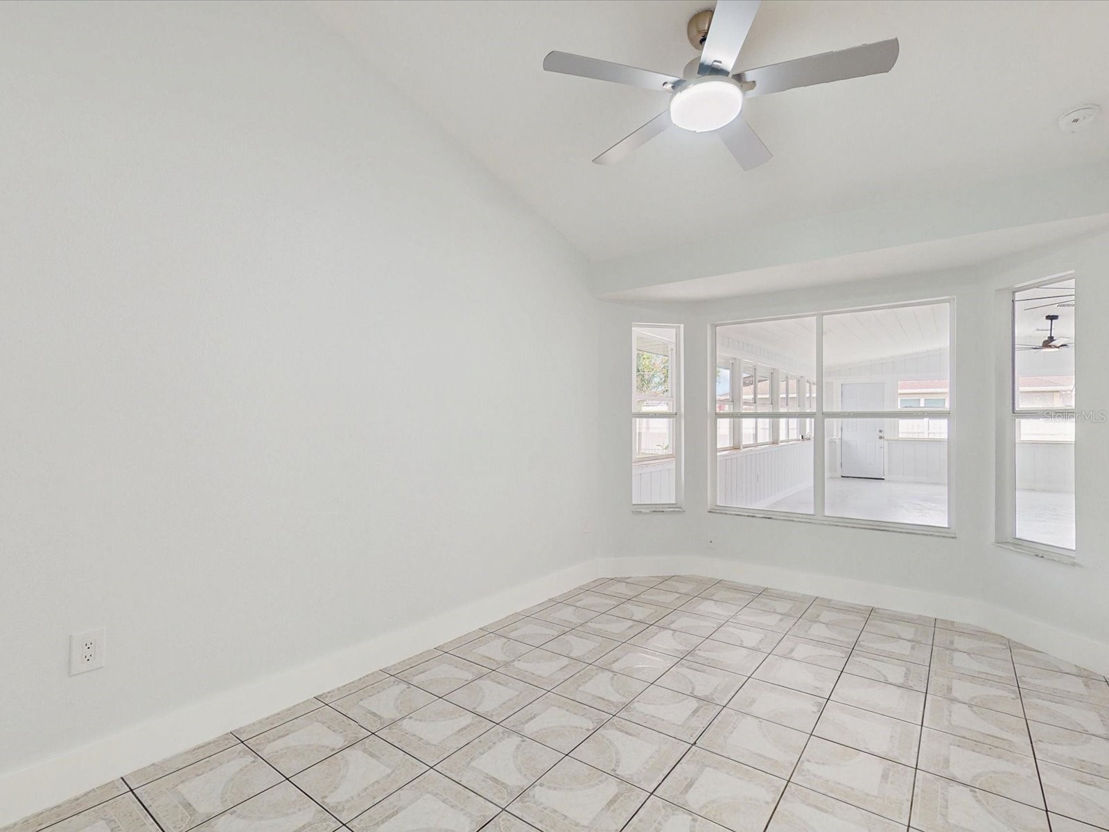 2401 Bel Air Circle Kissimmee FL 34743 S5150915 image8