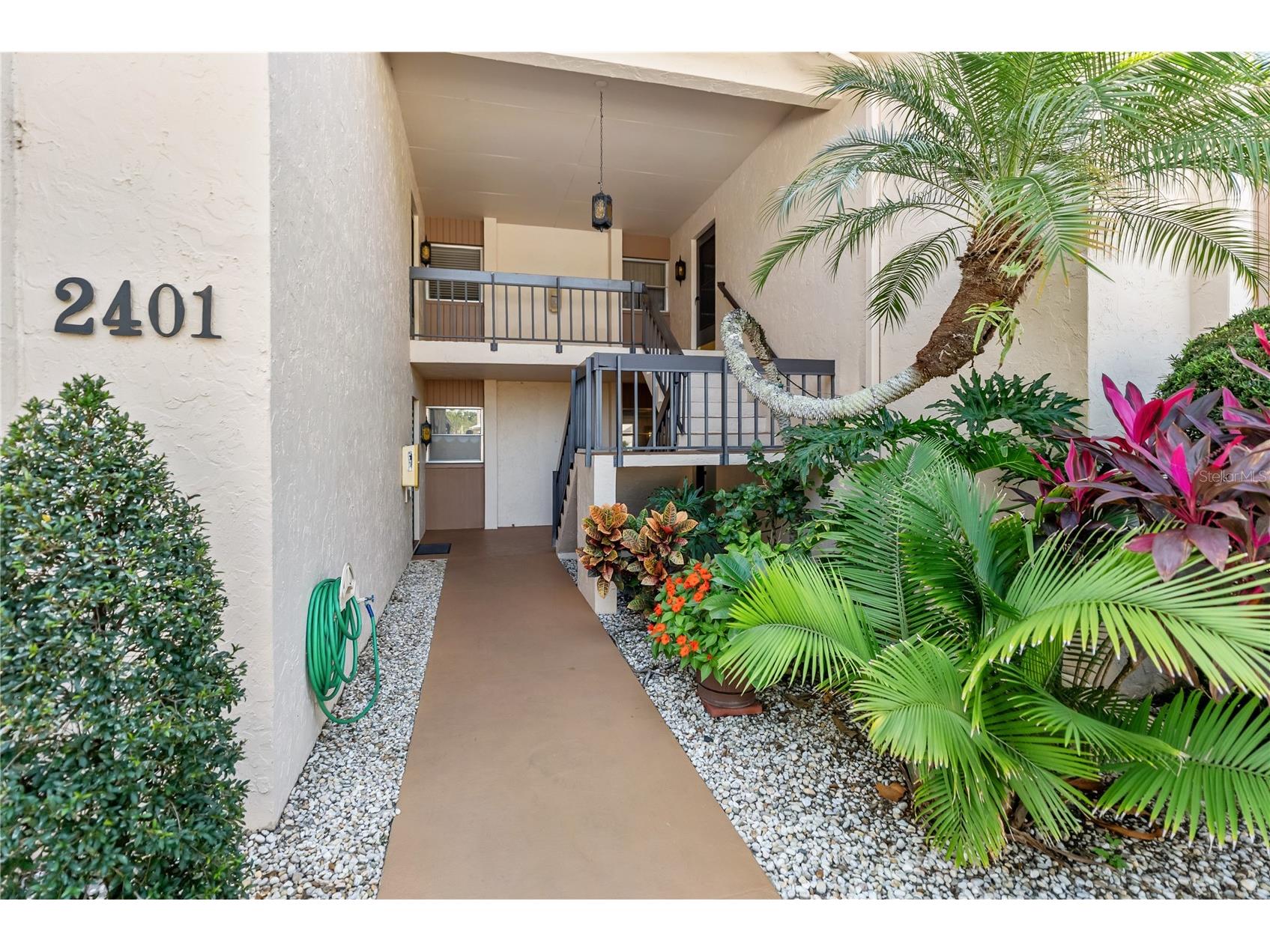 2401 Clubhouse Circle #102 Sarasota FL 34232 A4674387 image1