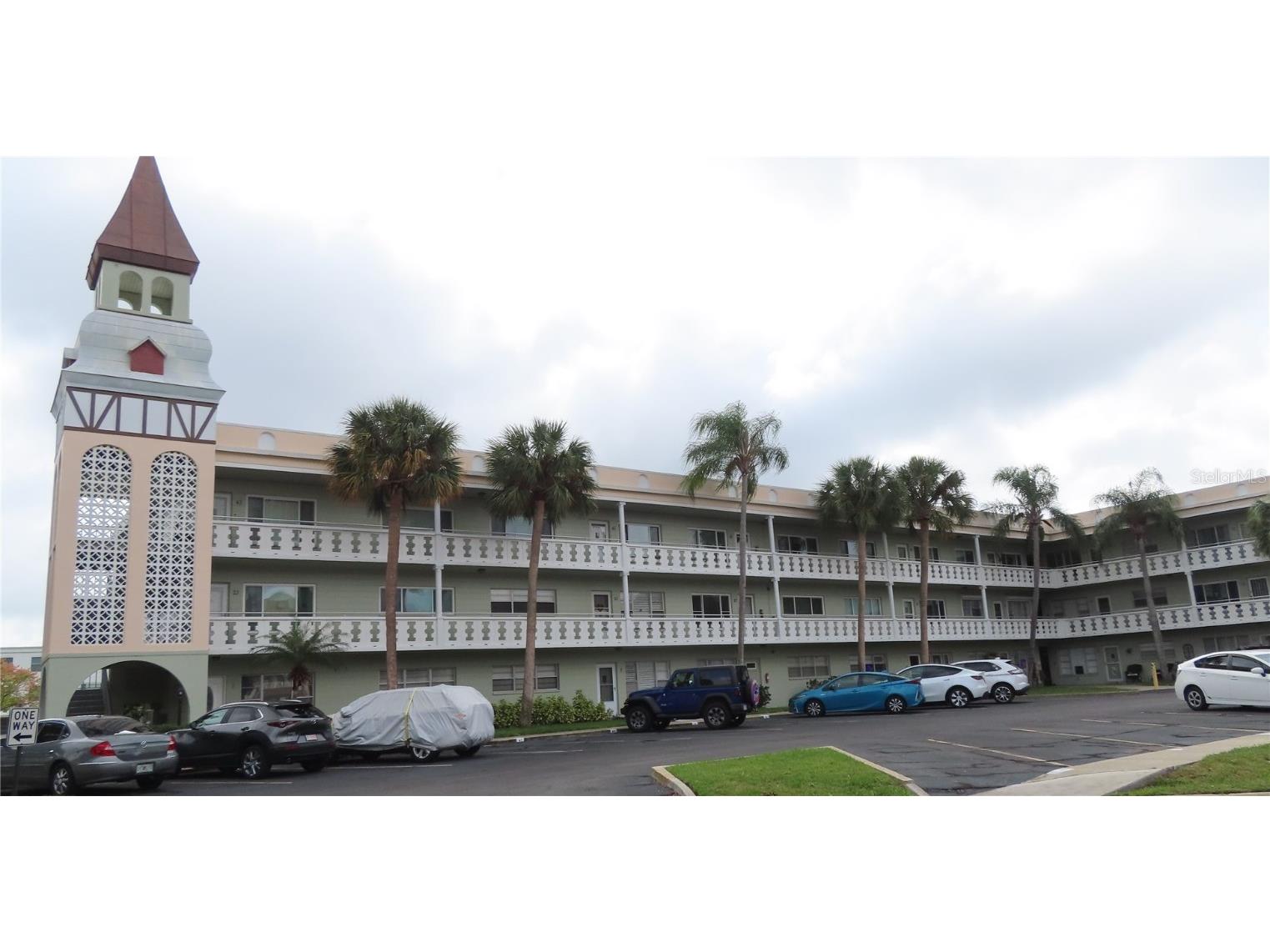 2401 Ecuadorian Way #27 Clearwater FL 33763 - LAKE ARBOR U8221250 image1