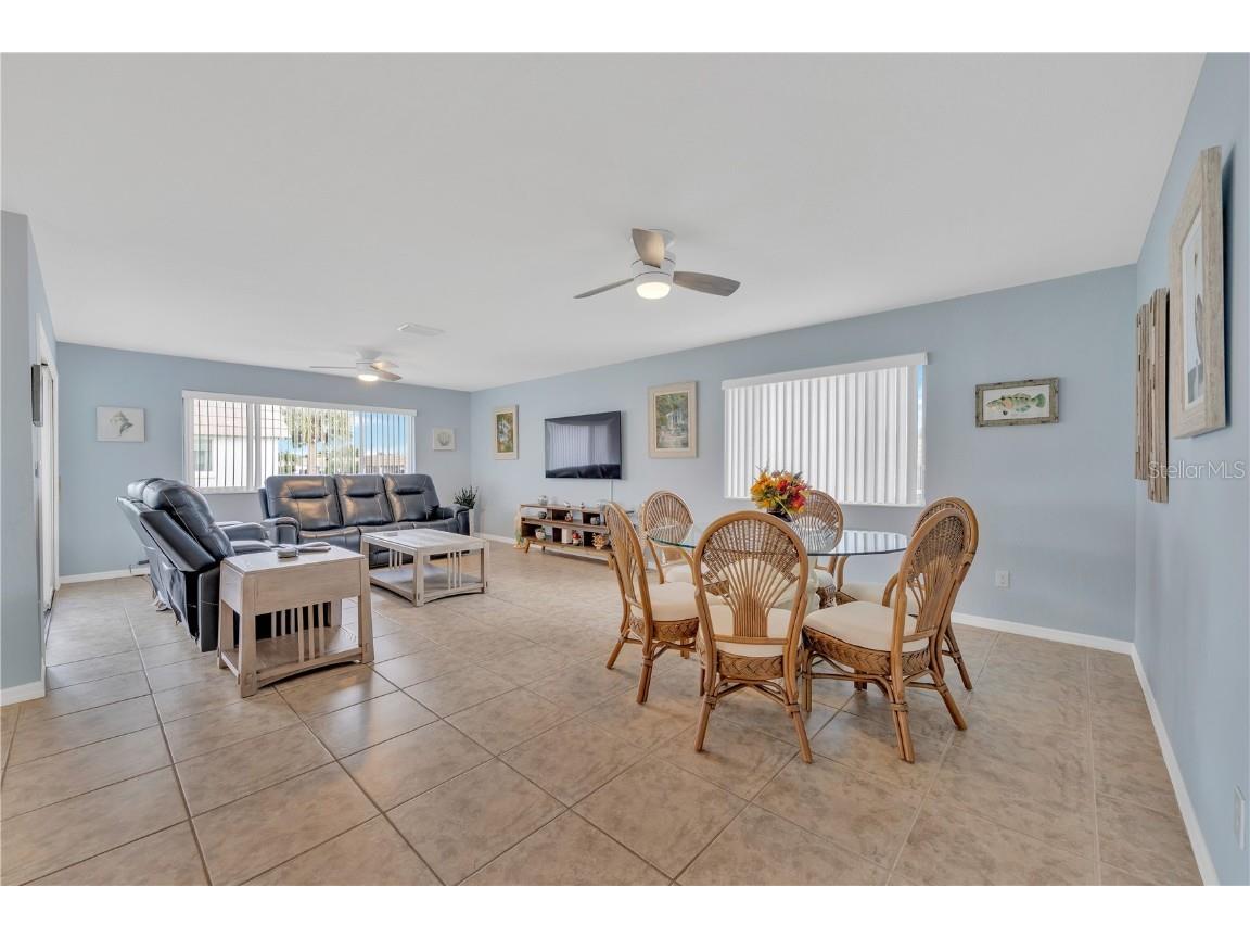 2401 Riverbluff Parkway #V240 Sarasota FL 34231 A4669980 image1