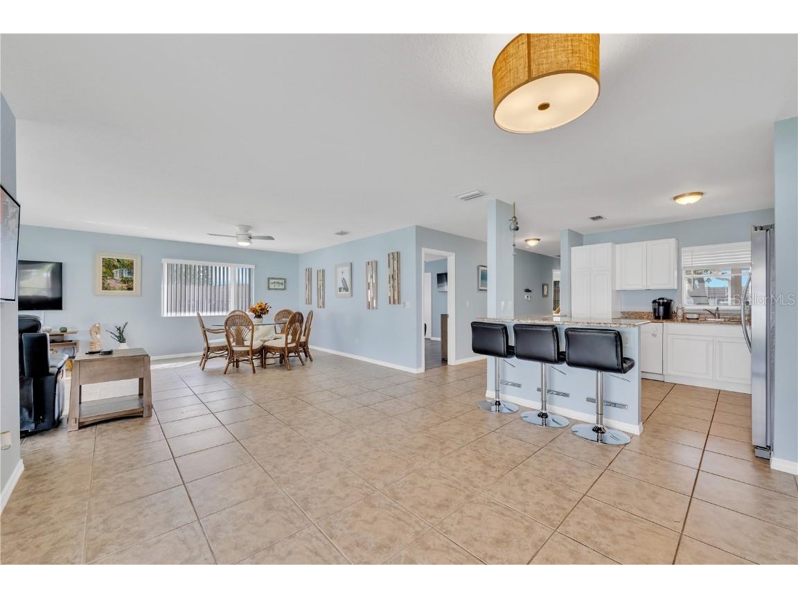 2401 Riverbluff Parkway #V240 Sarasota FL 34231 A4669980 image10