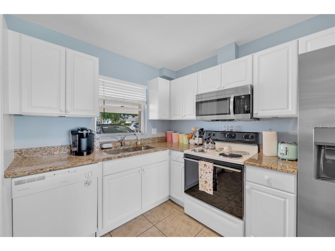 2401 Riverbluff Parkway #V240 Sarasota FL 34231 A4669980 image14