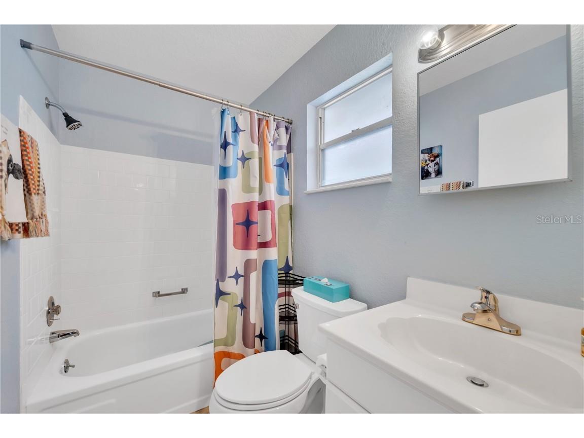 2401 Riverbluff Parkway #V240 Sarasota FL 34231 A4669980 image28